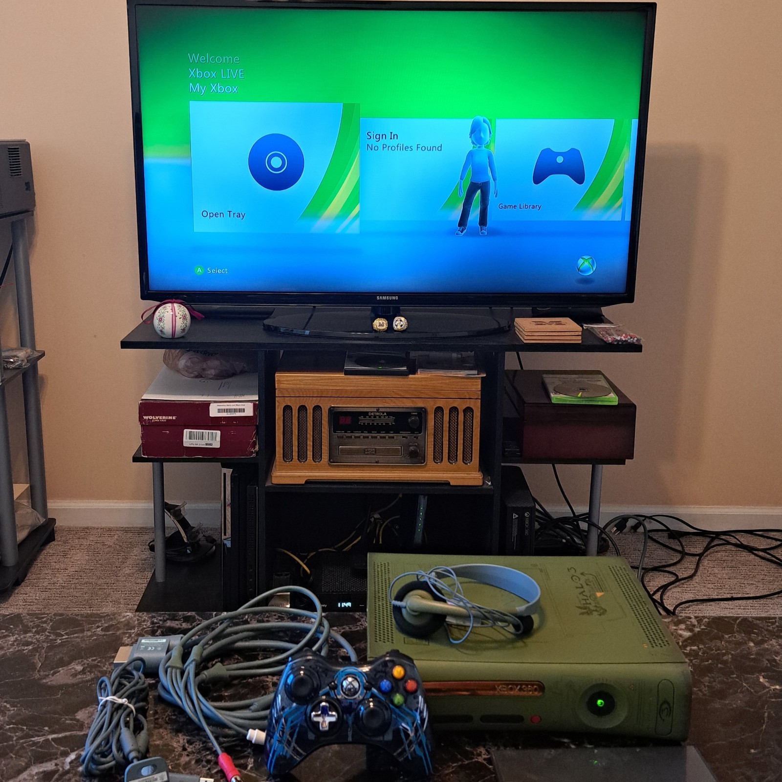 Xbox 360 Halo 3 Console Bundle + Green Headset, Forerunner Controller FOR REPAIR