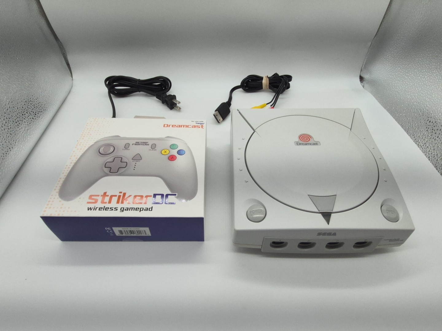 Sega Dreamcast Console w/ New Clock Battery & Striker DC Wireless Controller