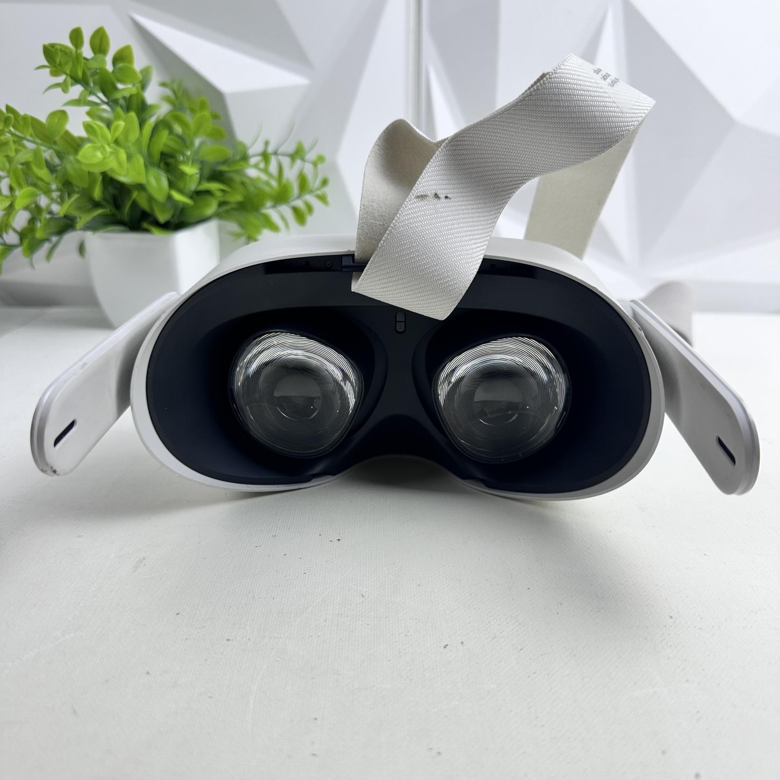 Meta Oculus Quest 2 128GB Standalone VR Headset *Please READ*