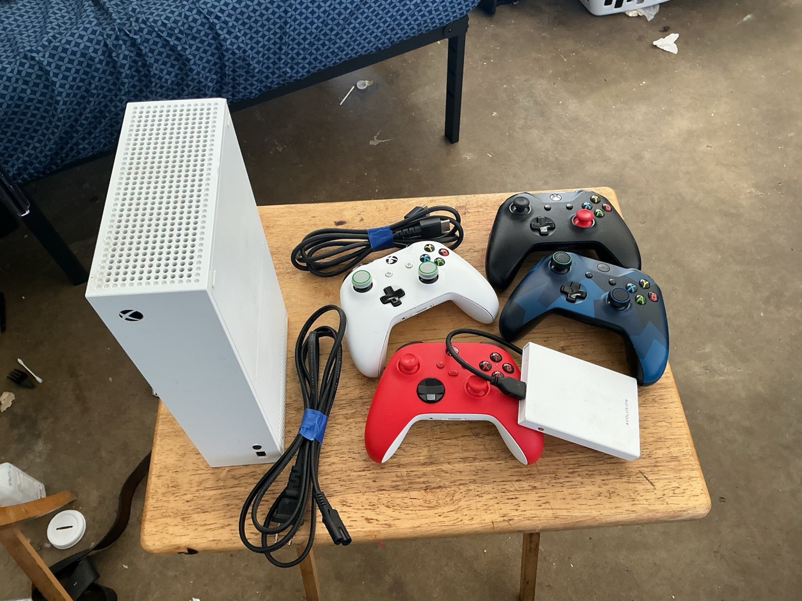 Xbox Series S 512GB White Console GREAT Condition with 4 Controllers & HDMI
