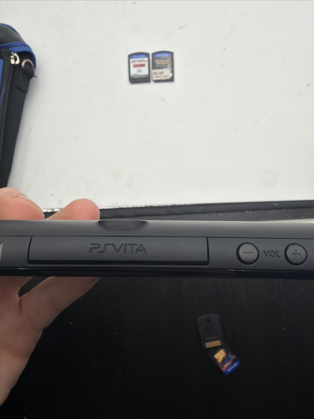 Sony PlayStation Vita Slim PS VITA Pch-2001 Black Console W/ 2 Games & 32gb Card