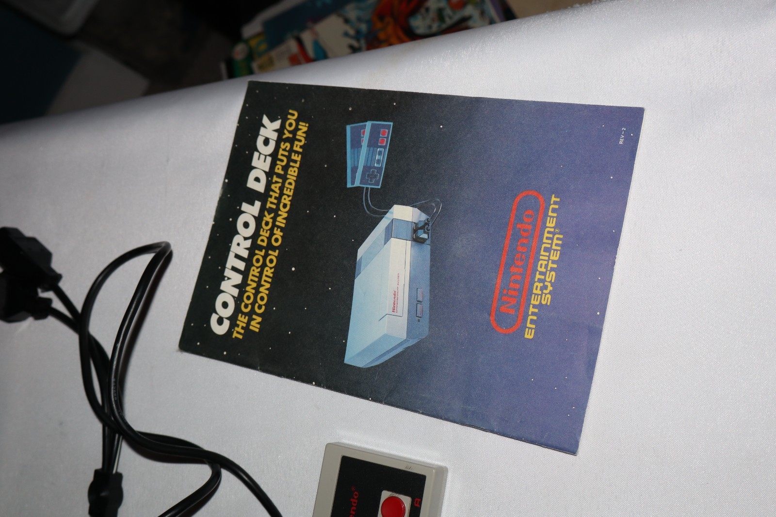 Nintendo NES Console controllers A/V cord powers On Red Blinking Light w Sticker