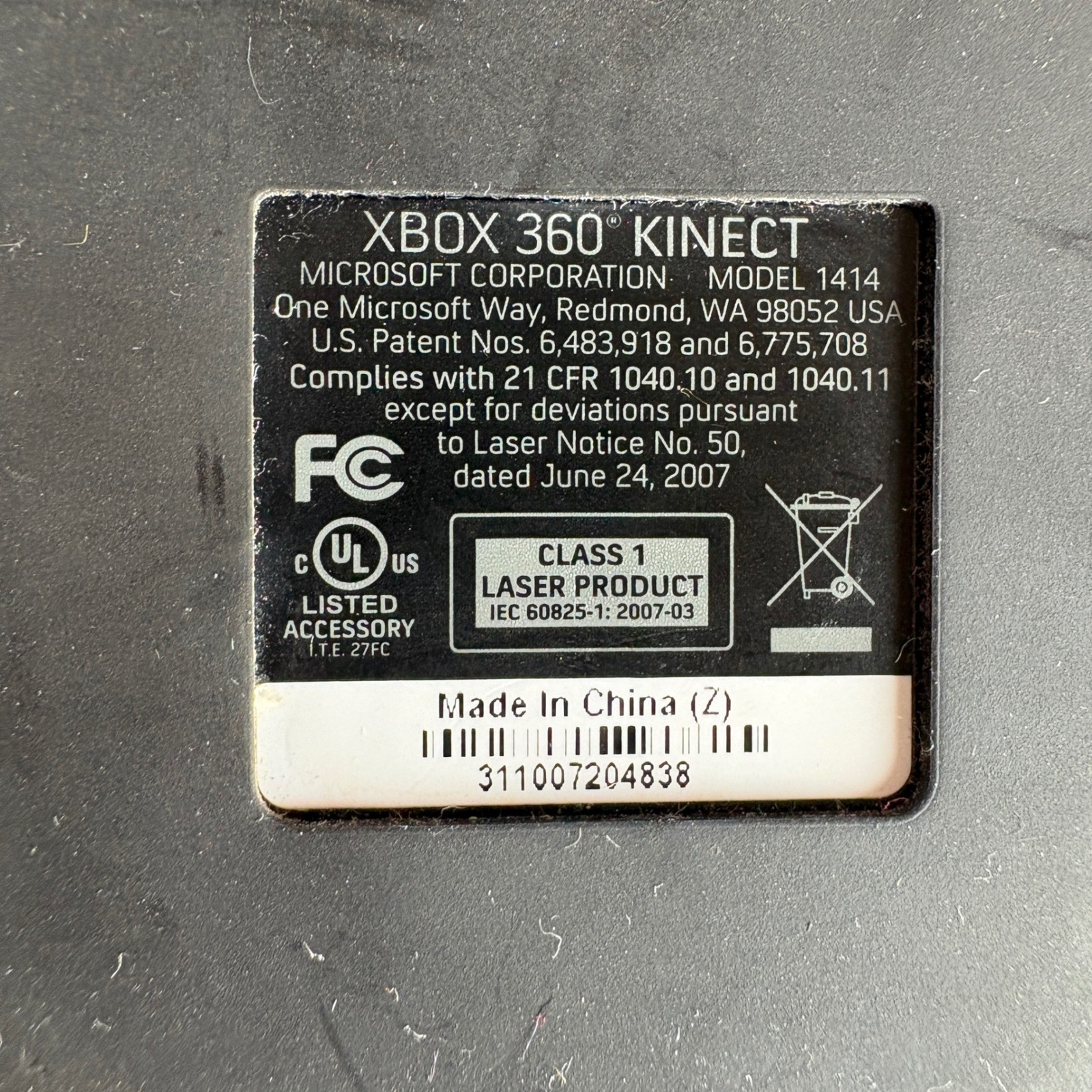 Microsoft Xbox 360 S 1439 Console Bundle Black Kinect 2 Controllers Power Supply