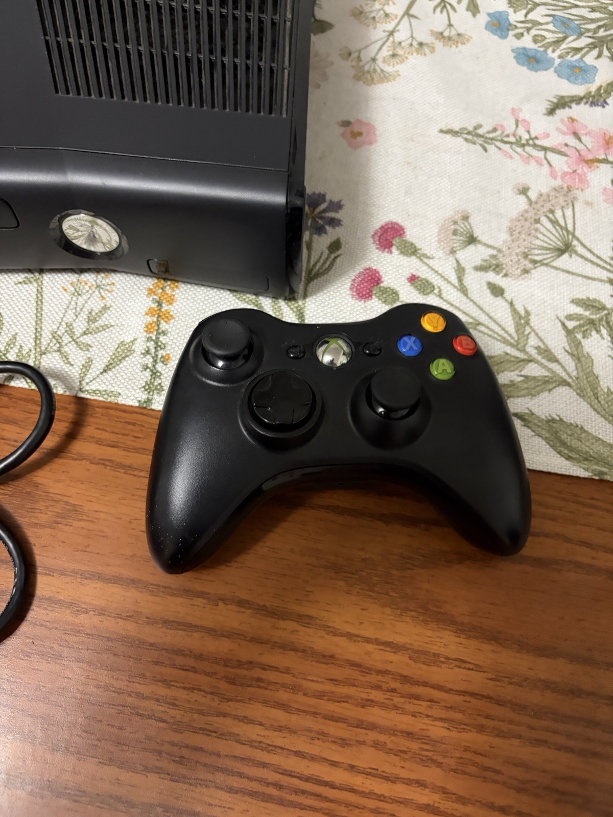 Microsoft Xbox 360 S Slim Console Bundle w/ Controller Power Cable HDMI