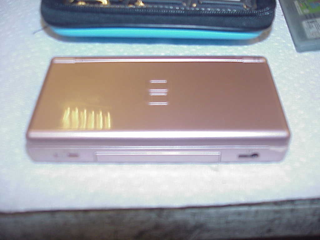 Nintendo DS Metallic Rose Gold? Pink W/ 13 Games Charger Extra Stylus & Case