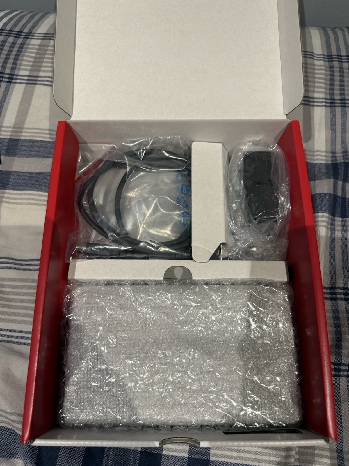 Nintendo Switch OLED Model HEG-001 64GB – Black/Neon Red/Neon With extras!