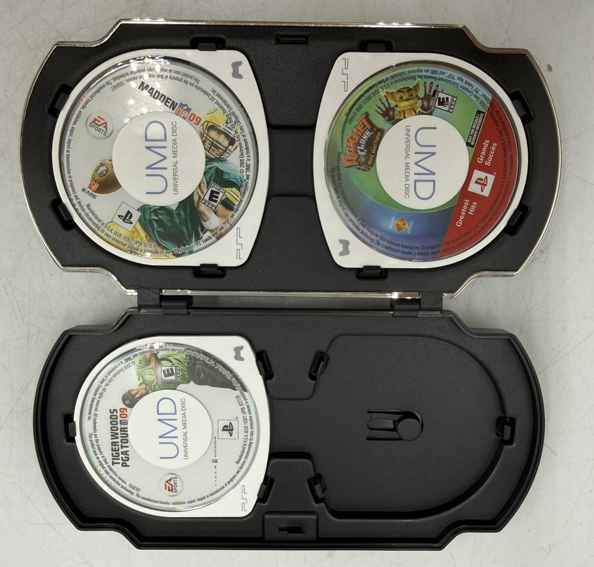 SONY PSP 3001 – HANDHELD WITH HARD CASE, CHARGER AND 3 GAMES. NO BATTERY! Tested