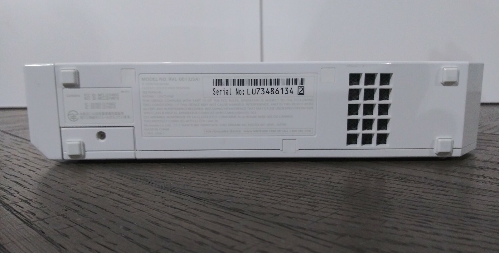White Nintendo Wii RVL-001 (USA) Console w/ Power Adapter, AV Wire, & Sensor Bar