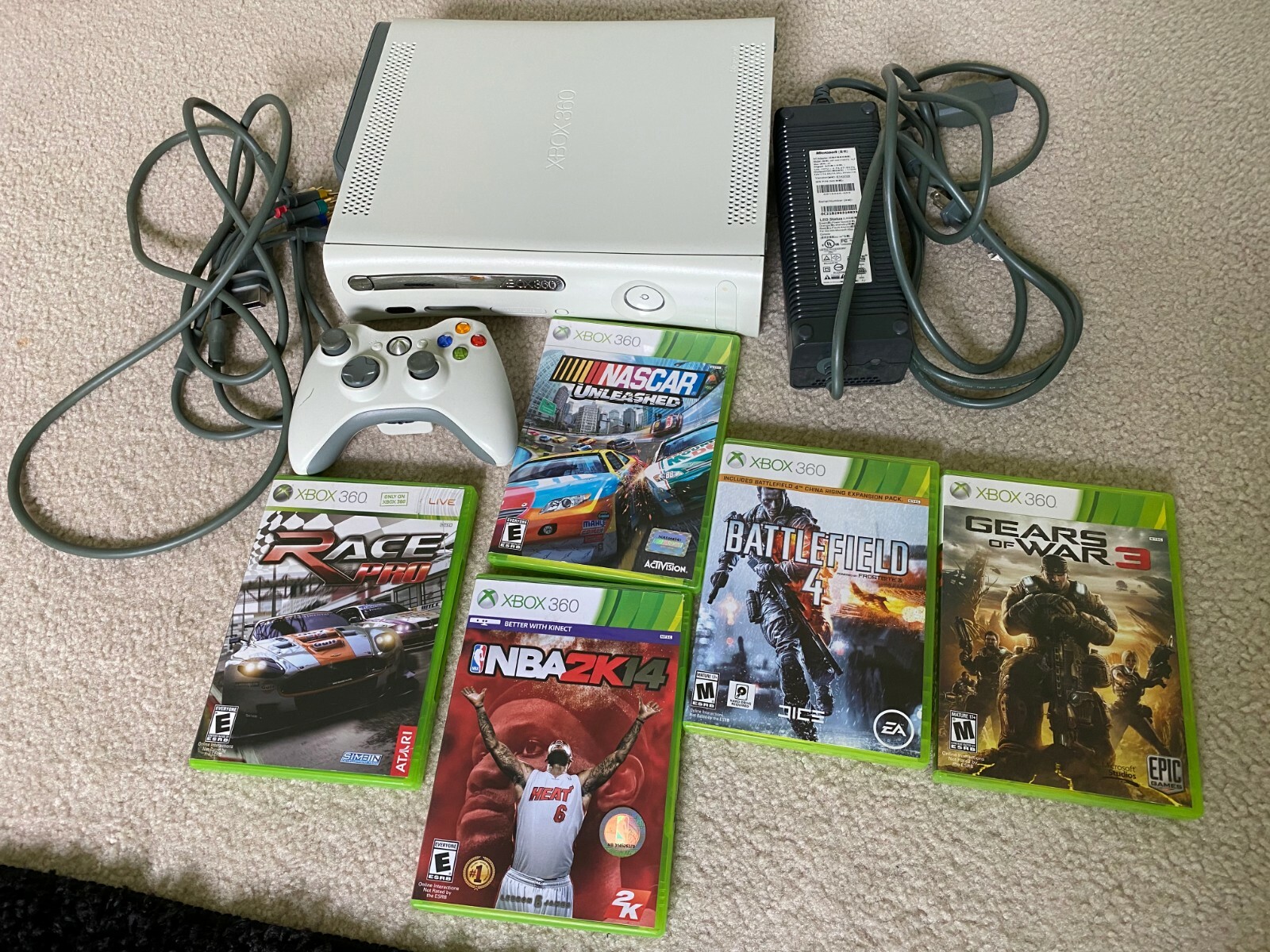 Microsoft Xbox 360 Pro Launch Edition 60GB System w/ Controller & 5 Games