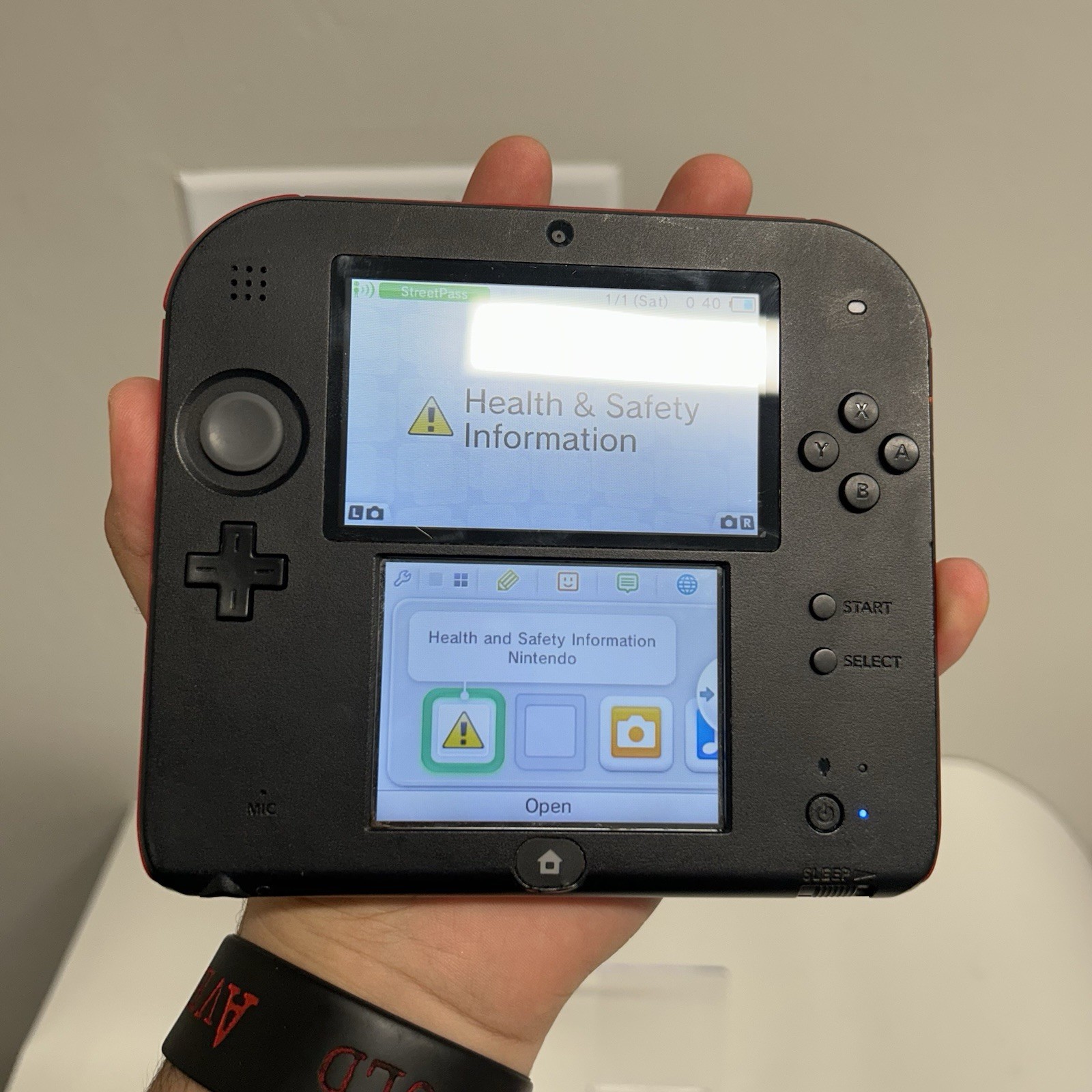 Nintendo 2DS Red/Black Handheld Console With Original Box Tested Working!