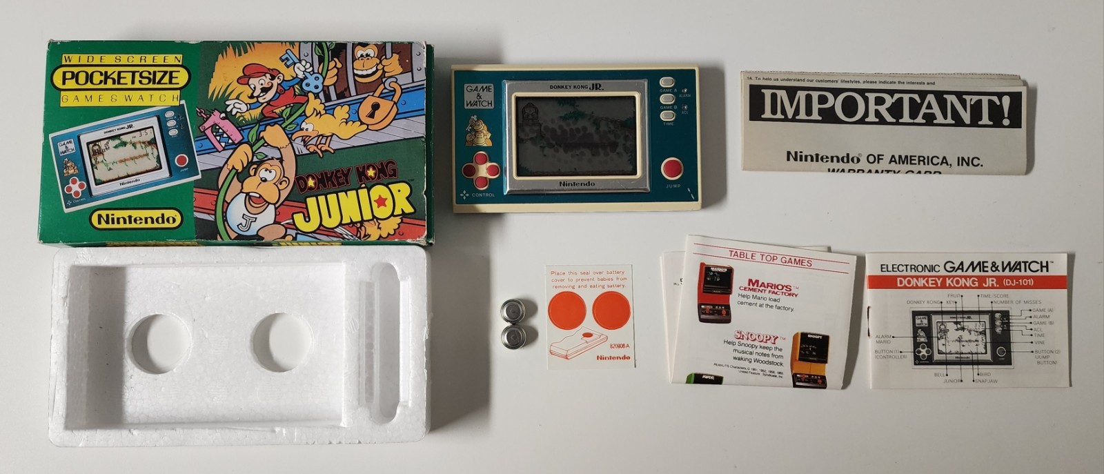 Nintendo Donkey Kong Jr. Wide Screen Pocketsize Game & Watch Read Description