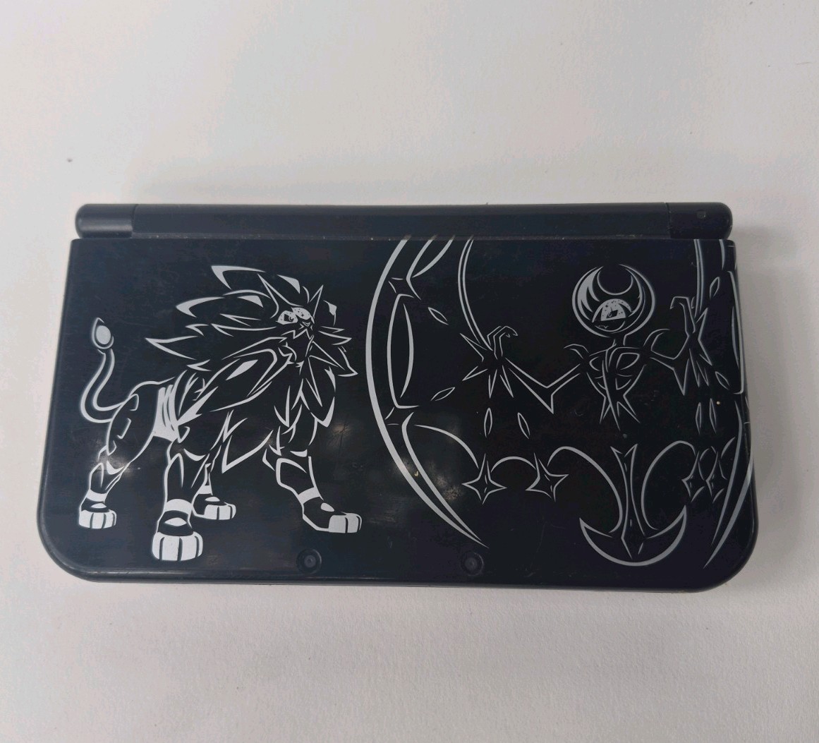 2016 Nintendo 3DS XL Solgaleo Lunala DS – No Charger