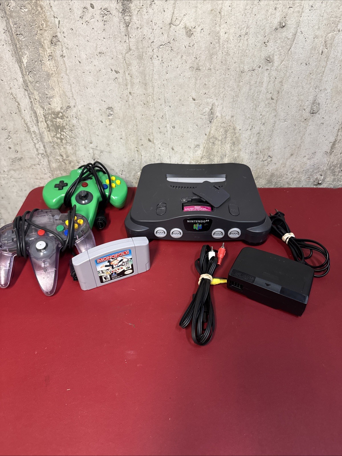 Nintendo 64 Console Bundle w/ 2 Controllers, power and AV cords.tested & working