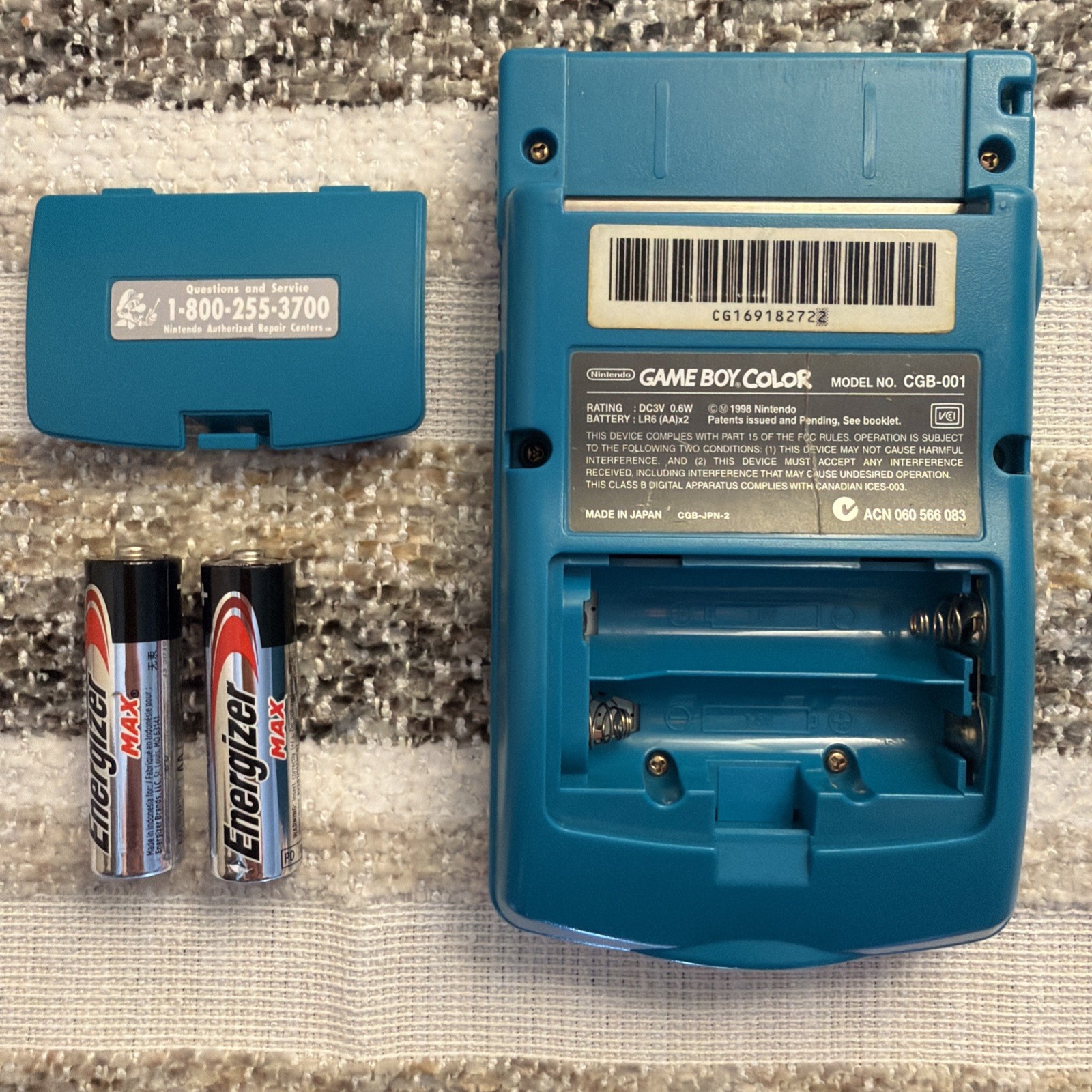 Nintendo Game Boy Color Game Console – Teal – CGB-001 w/ Tetris Cartridge Bundle