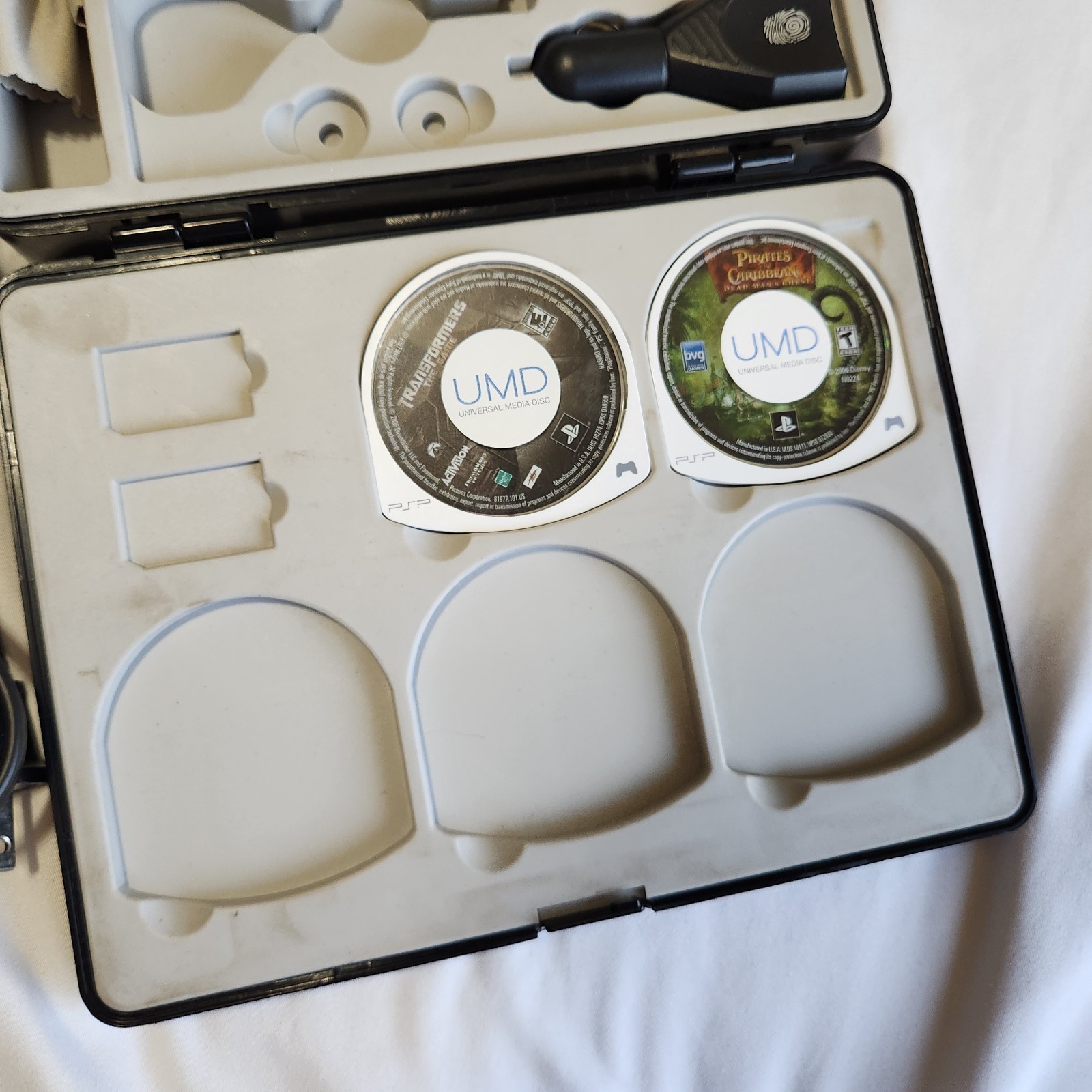 Sony PlayStation PSP-2001 Limited Ed. Star Wars Darth Vader White Bundle 2 Games