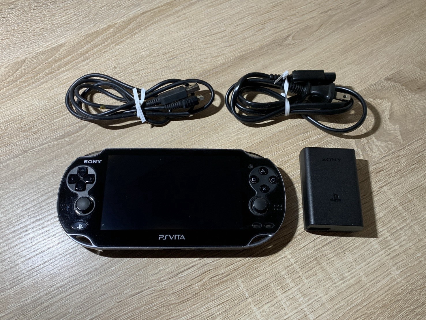 0980 Sony PlayStation PS Vita PCH-1000 Crystal Black Good Tested