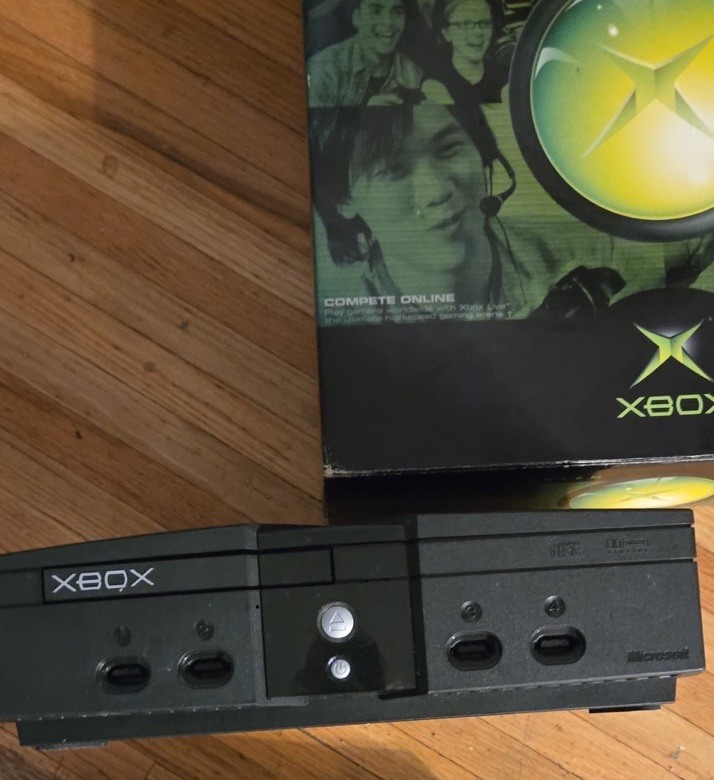 Microsoft Xbox Original Console Black with Box Component RCA Compete Online