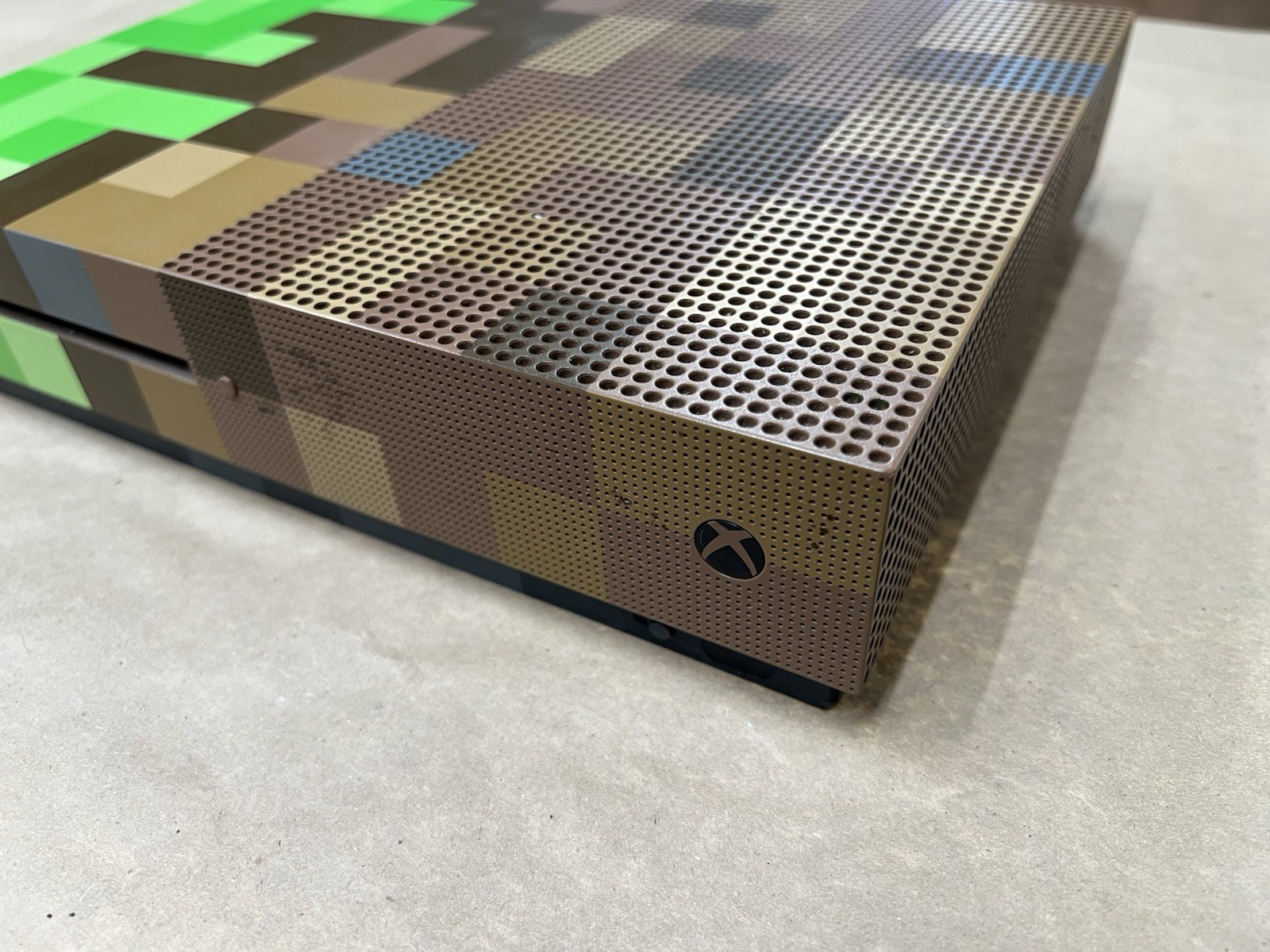 Microsoft Xbox One S Minecraft Limited Edition Bundle 1TB Green & Brown Console