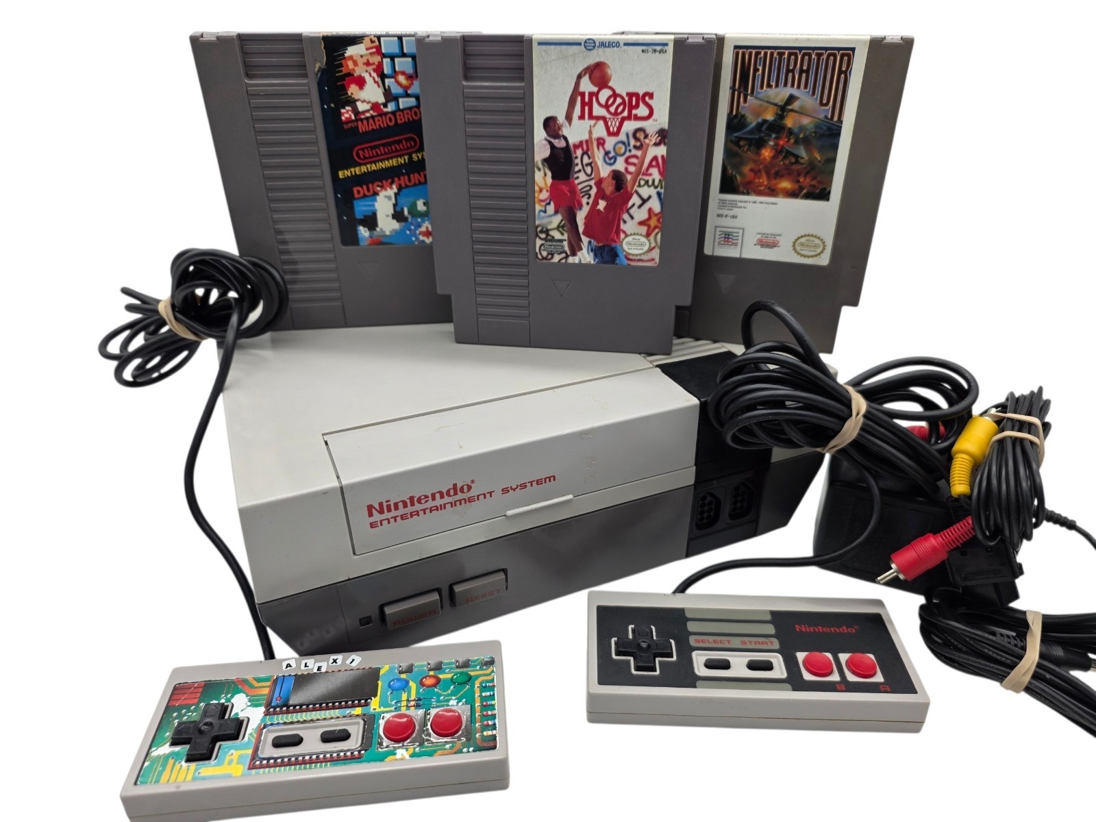 NES Nintendo System Console Bundle w/ 3 Games 2 Remotes Fresh Pins Mario Tested