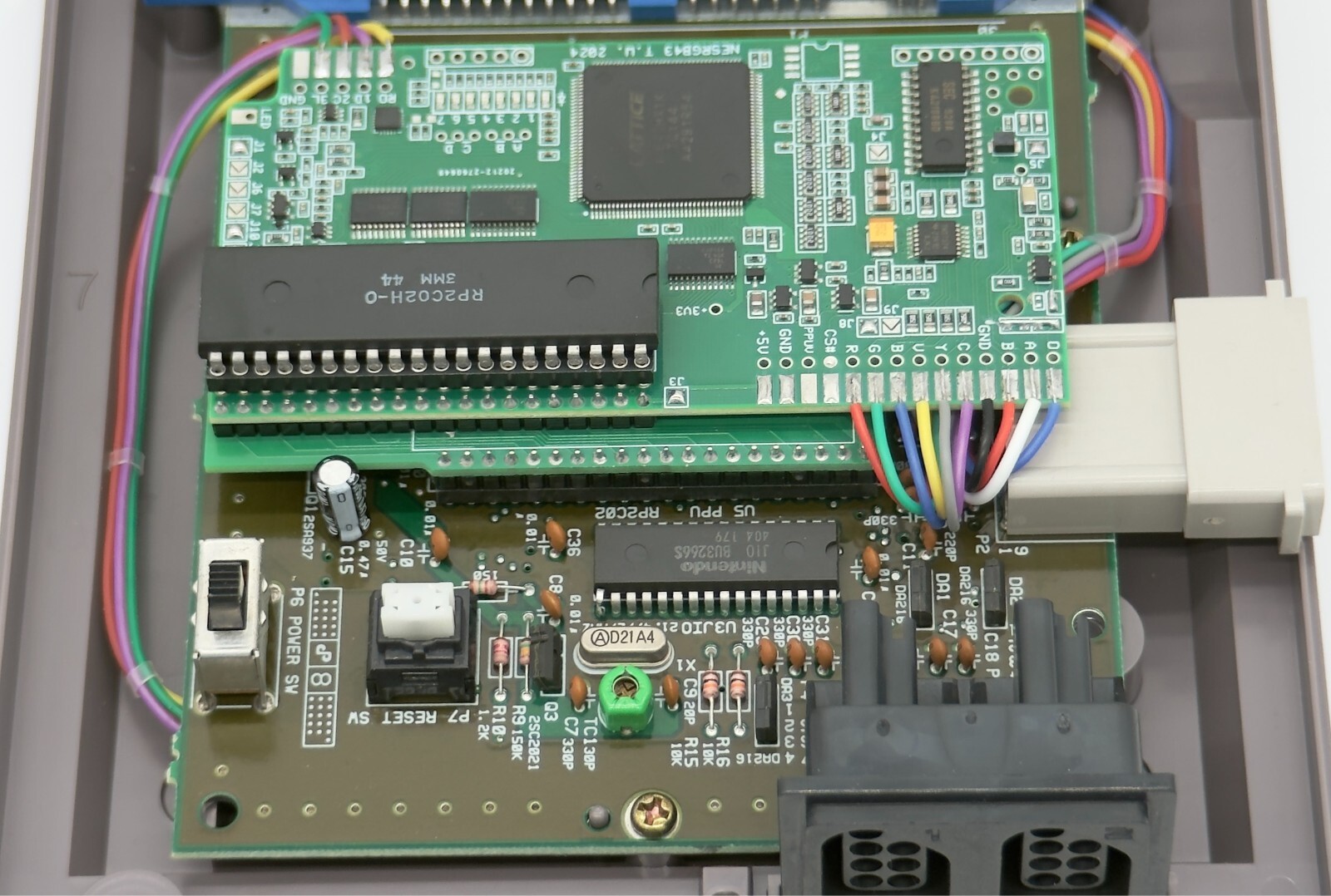 AV Famicom (HVC-101) Top Loader with Tim Worthington’s NESRGB 4.3, recap & more!