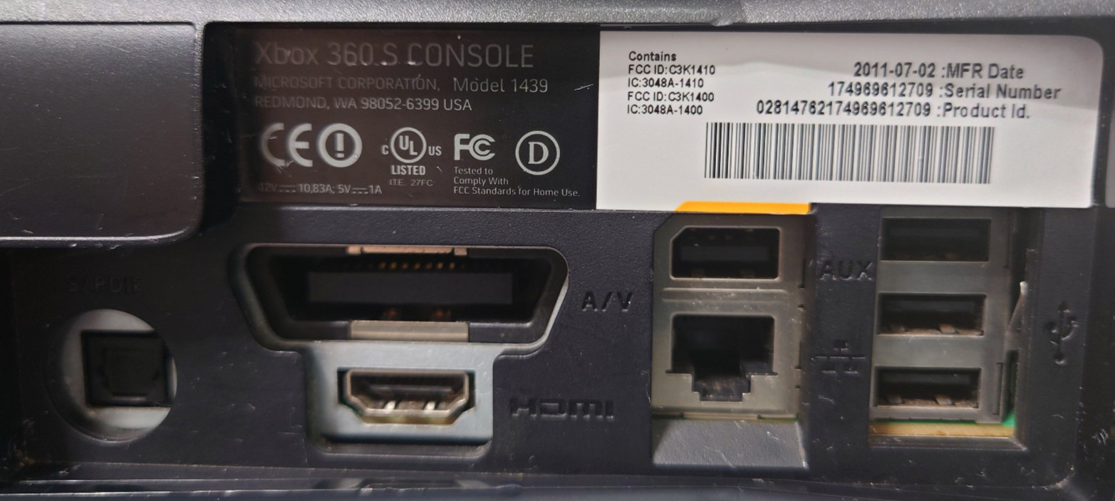 [PARTS/REPAIR] Microsoft XBOX 360 S Halo Reach 250GB Console + Matte Black 360 S