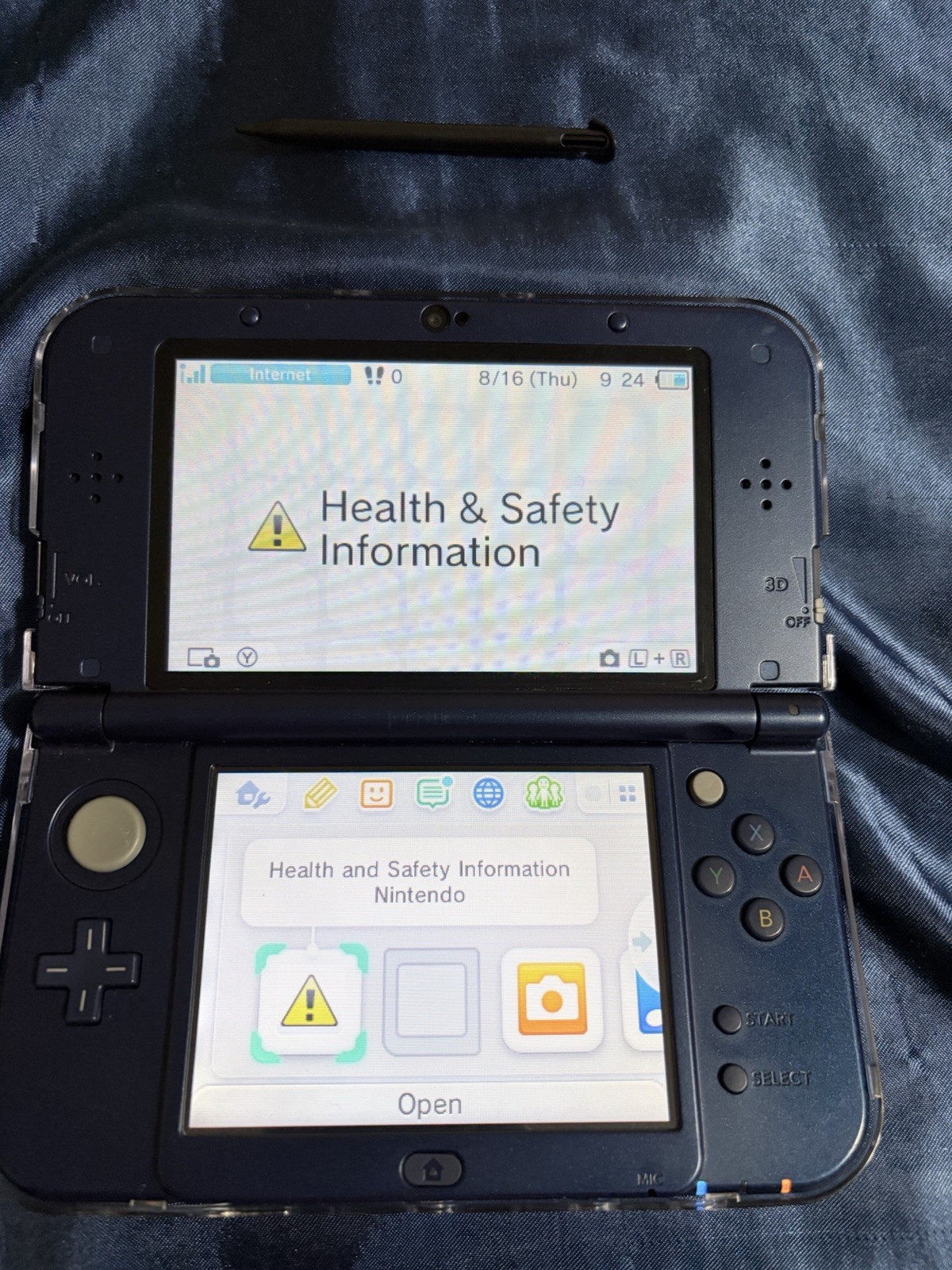 Nintendo 3DS XL Galaxy Edition Handheld Console System Purple with Charger