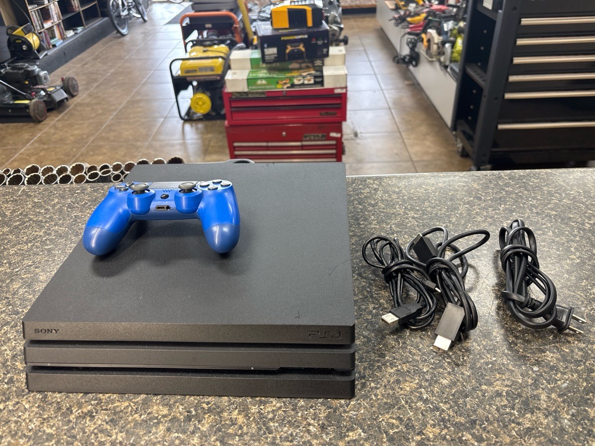 USED SONY PLAYSTATION 4 PRO CUH-7215B 1TB VIDEO GAME CONSOLE (QUI004885)