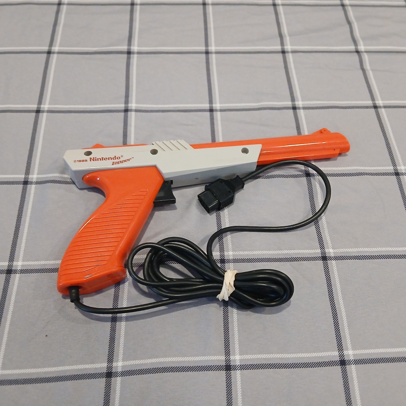NES Console Bundle – Includes Super Mario Bros & Duck Hunt w/ Zapper