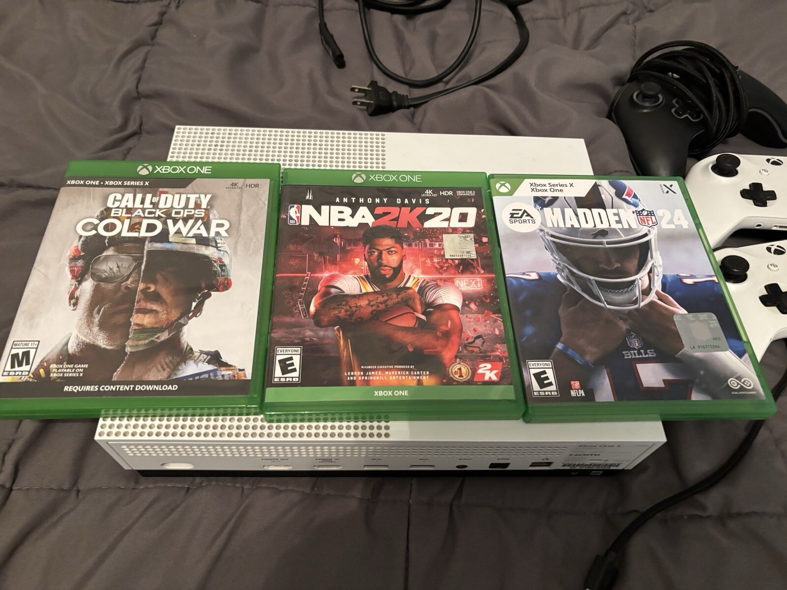 Microsoft Xbox One S Minecraft Favorites Bundle 500GB Game Console – White