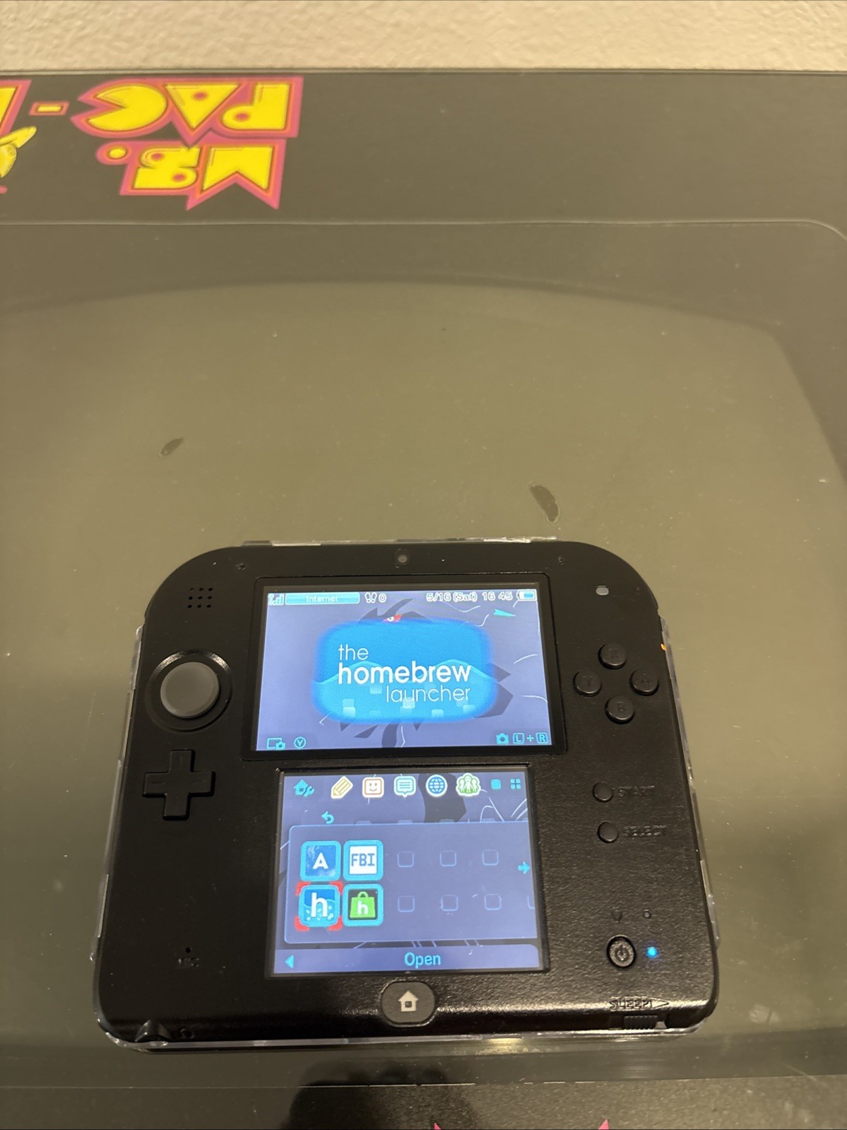 Nintendo 2DS Black & Red – Custom w/ Case *TESTED*