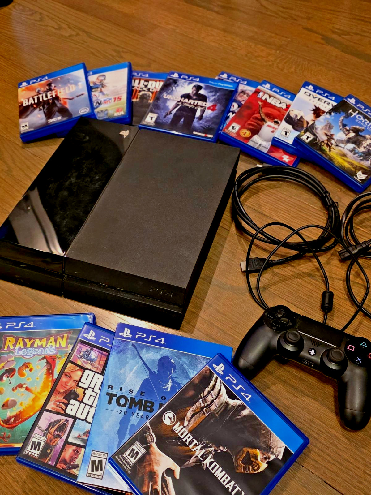 Sony PS4 500GB Console Bundle w/ Controller & 12 Games CUH-1115A Tested