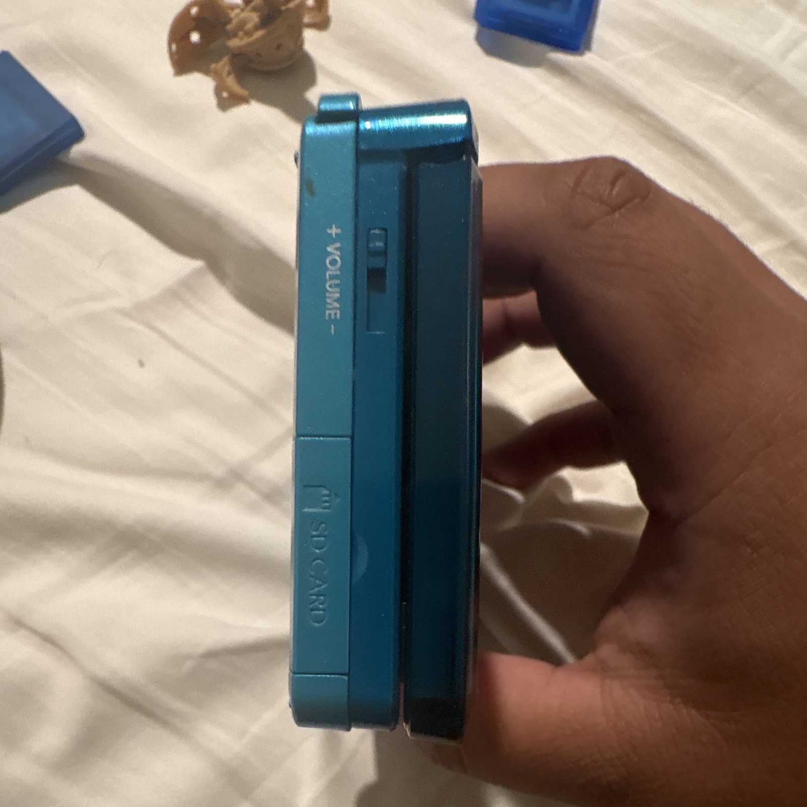 Nintendo 3DS Blue/Black Handheld Console w/ Case & Charger Wi-Fi 2GB 2011