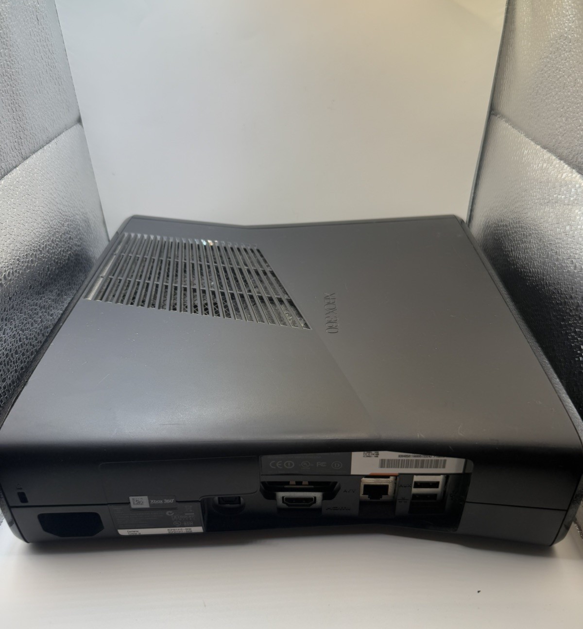 Microsoft Xbox 360 Console Black, Kinect Camera, Controller, Cords Tested 60 GB