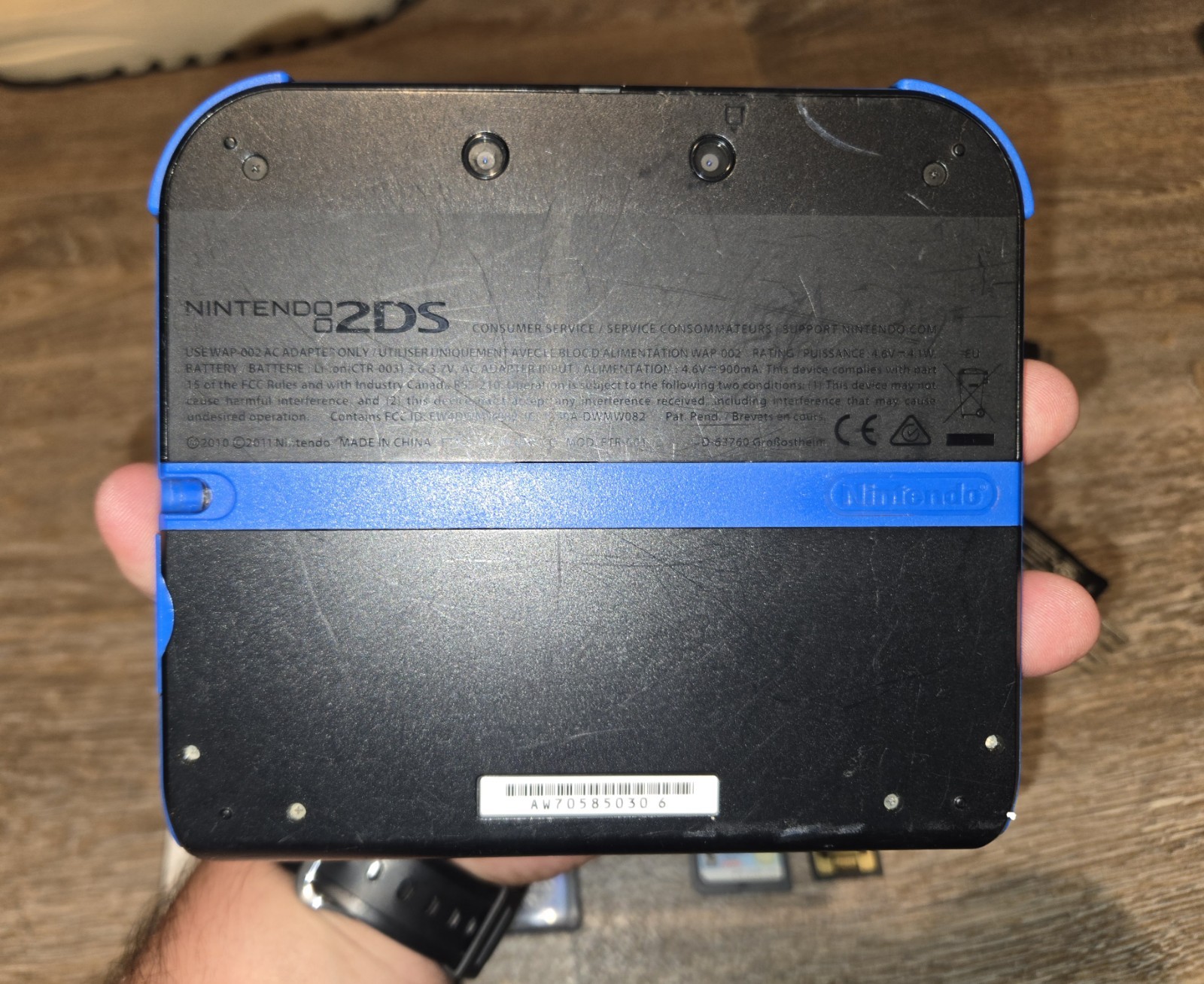 Nintendo 2DS bundle, with 9 games charger included