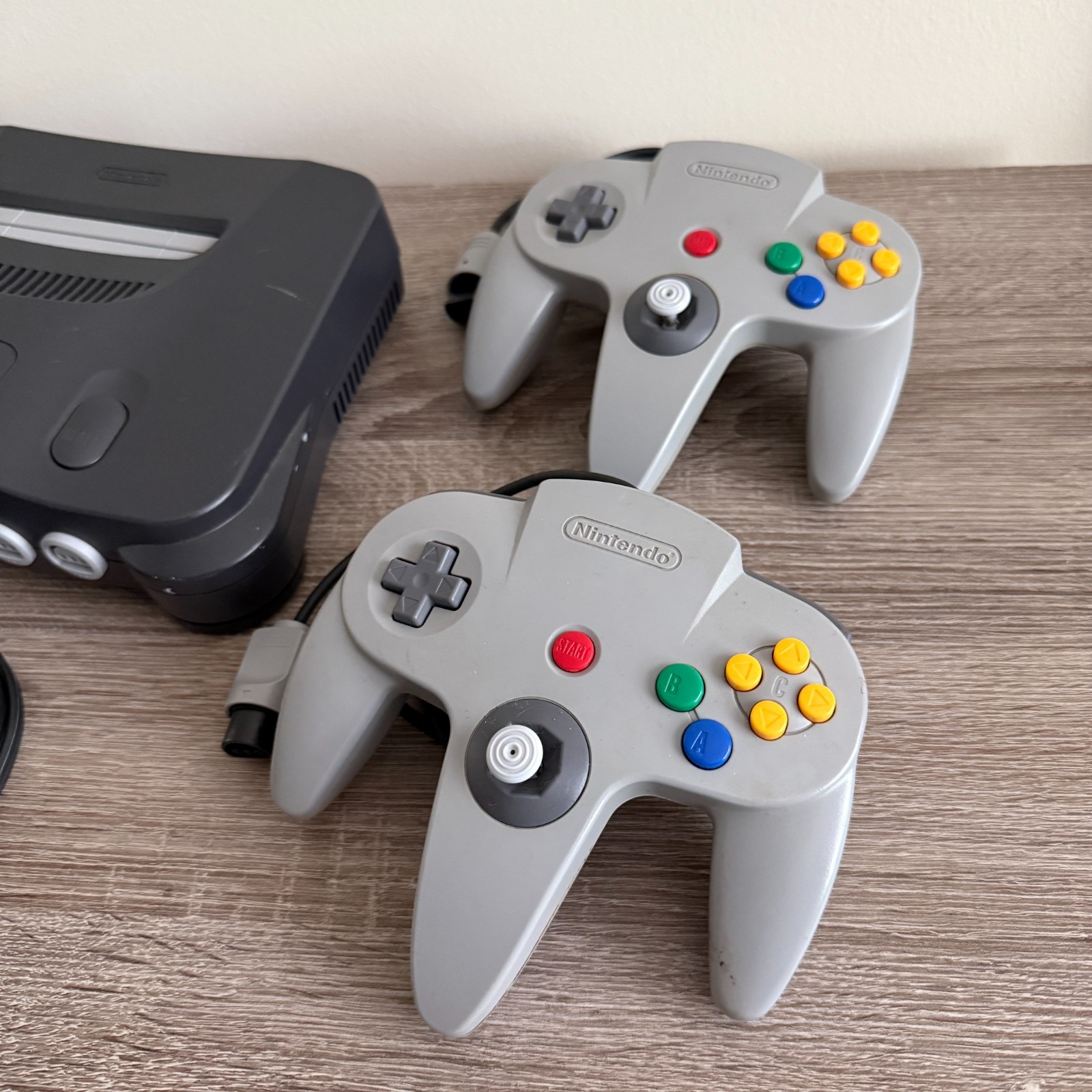 Nintendo 64 N64 Game Console w/ Controllers / Power / AV Cables – Power Tested