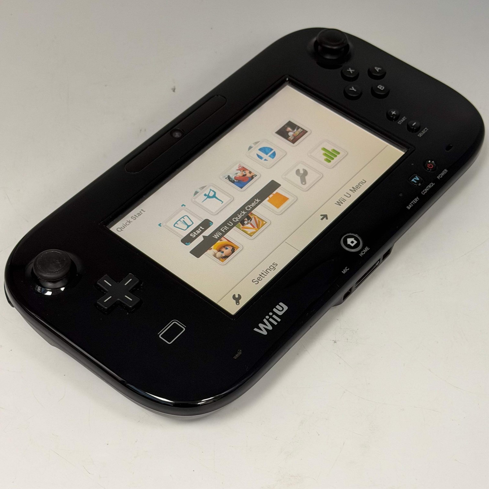Nintendo Wii U 32GB Deluxe Console WUP-101 & GamePad WUP-010, Remotes and 4 Game