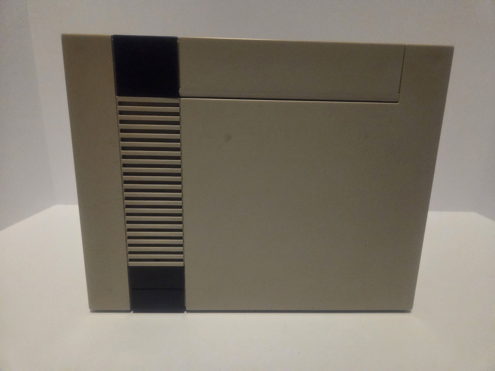Nintendo Entertainment System NES Gray Black Console with Controller, Cables