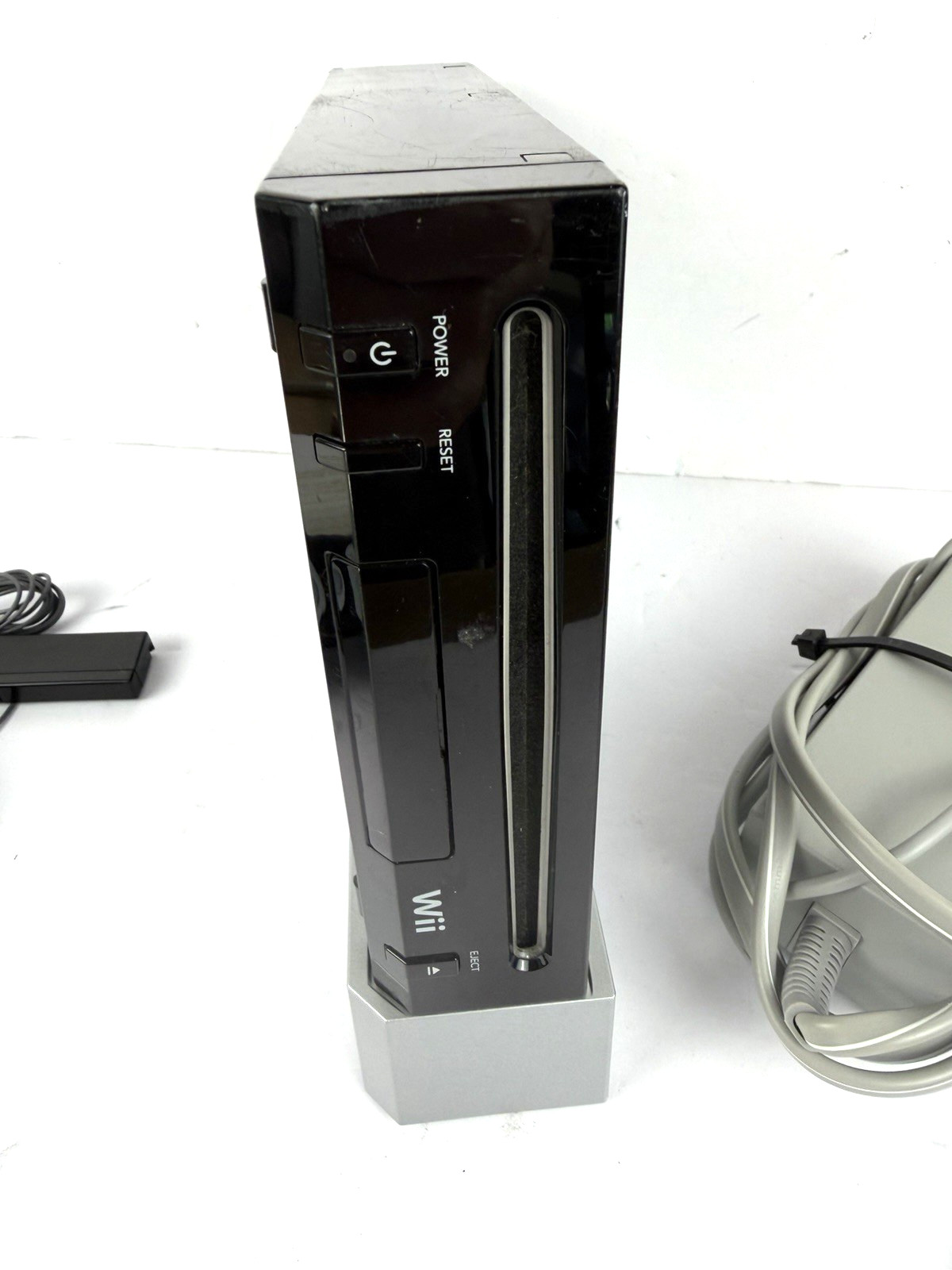 Nintendo Wii Black Console RVL-001 W/ 1 controller, 1 chuk, Gamecube Compatible
