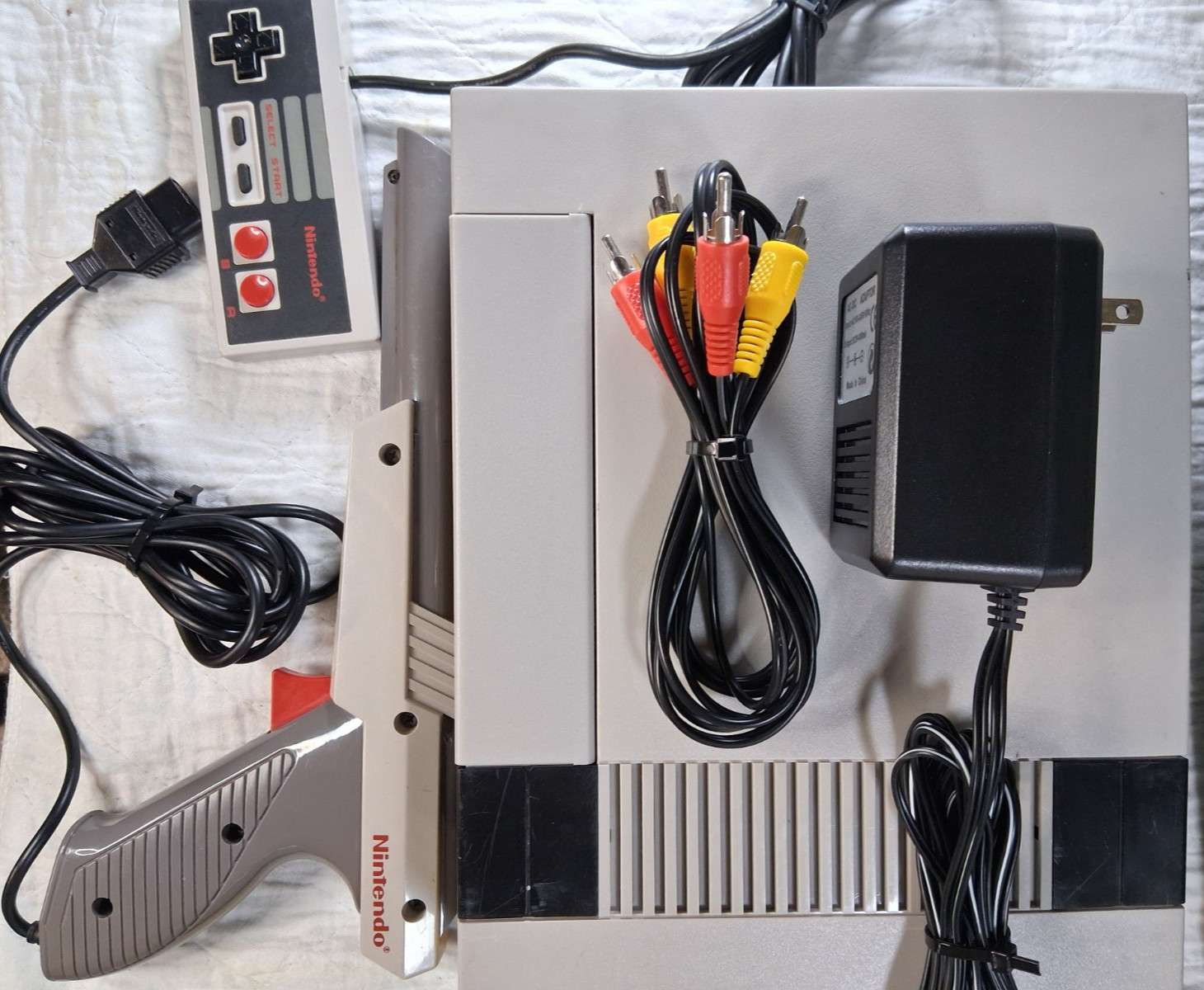 Nintendo NES-001 – Tested & working