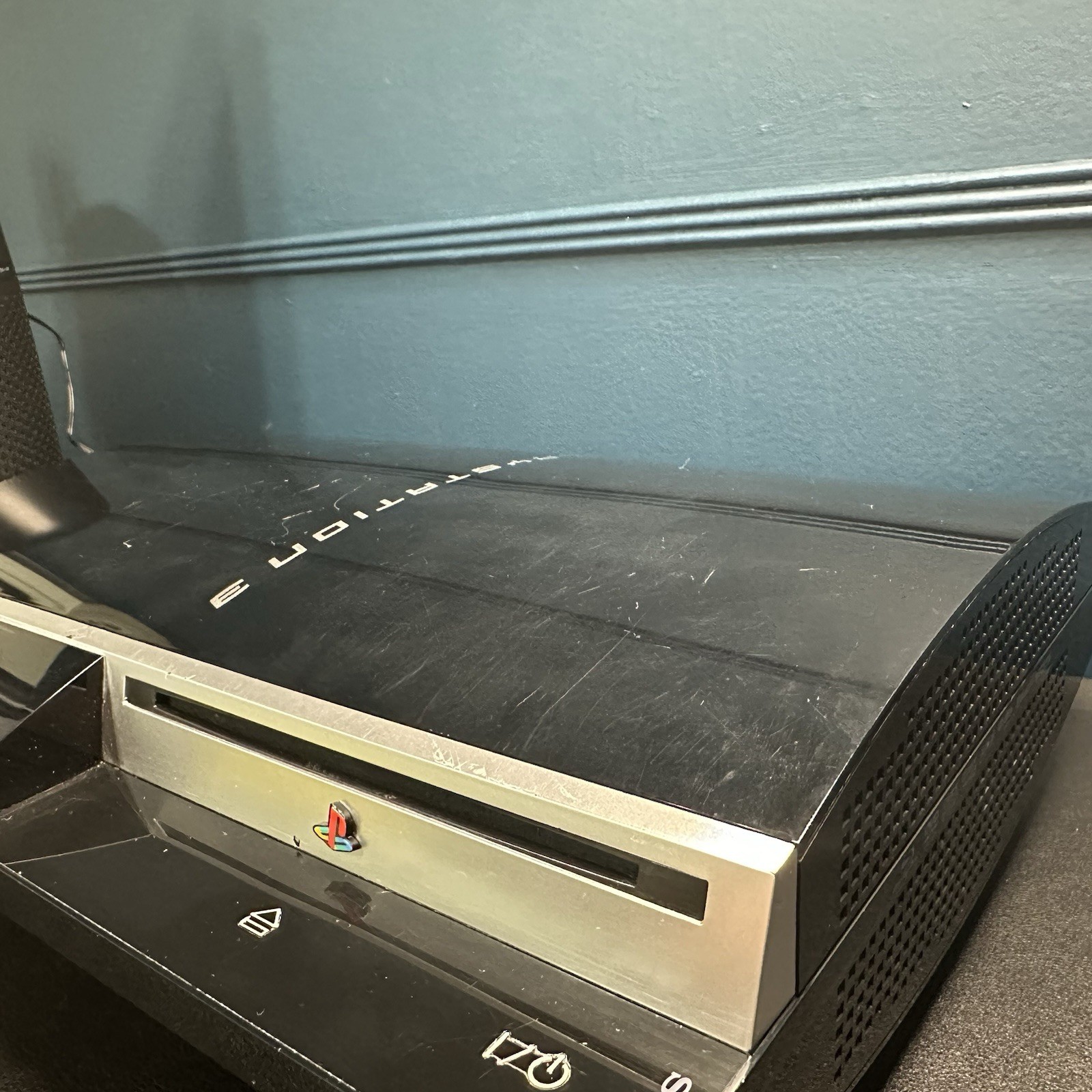 Sony PlayStation 3 – Fat – 40 GB – Bundle – Lot – With inFamous and Power Cord