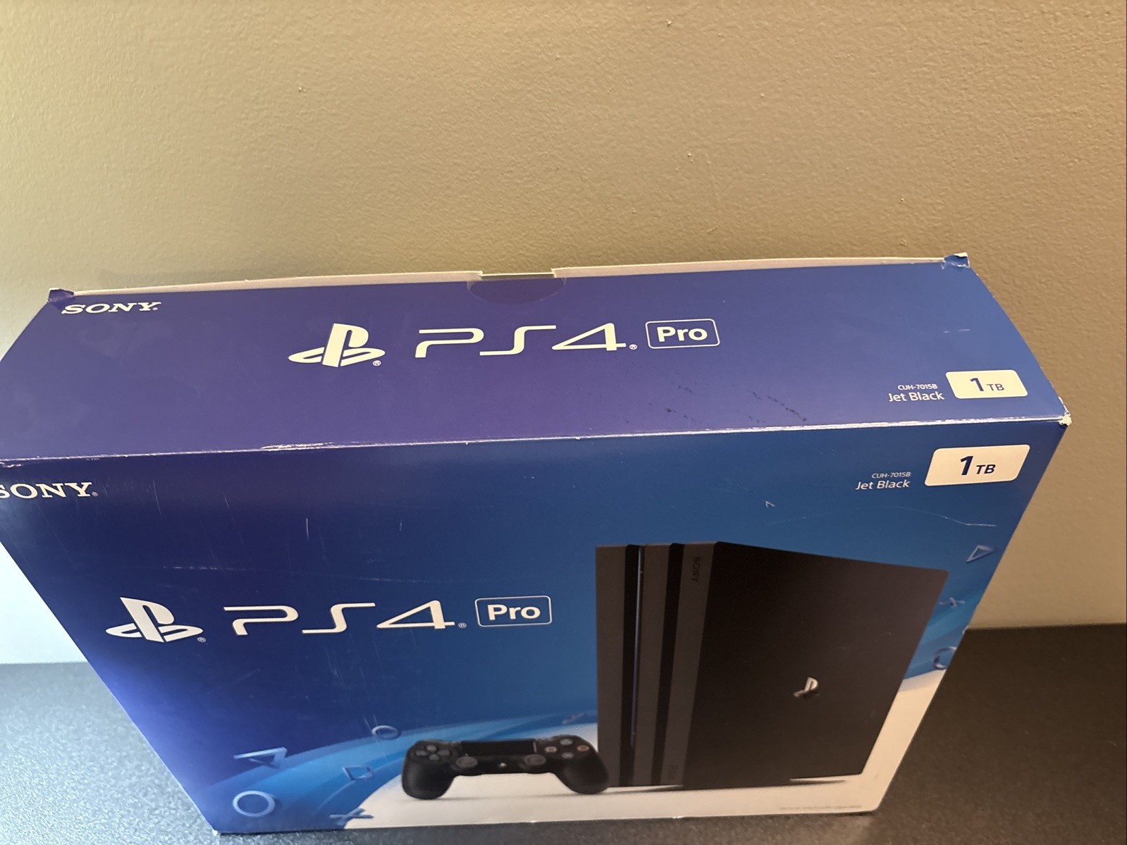Sony PlayStation 4 Pro 1TB PS4 Console CUH-7215B W/Box & GTA5 Game – Great Cond.