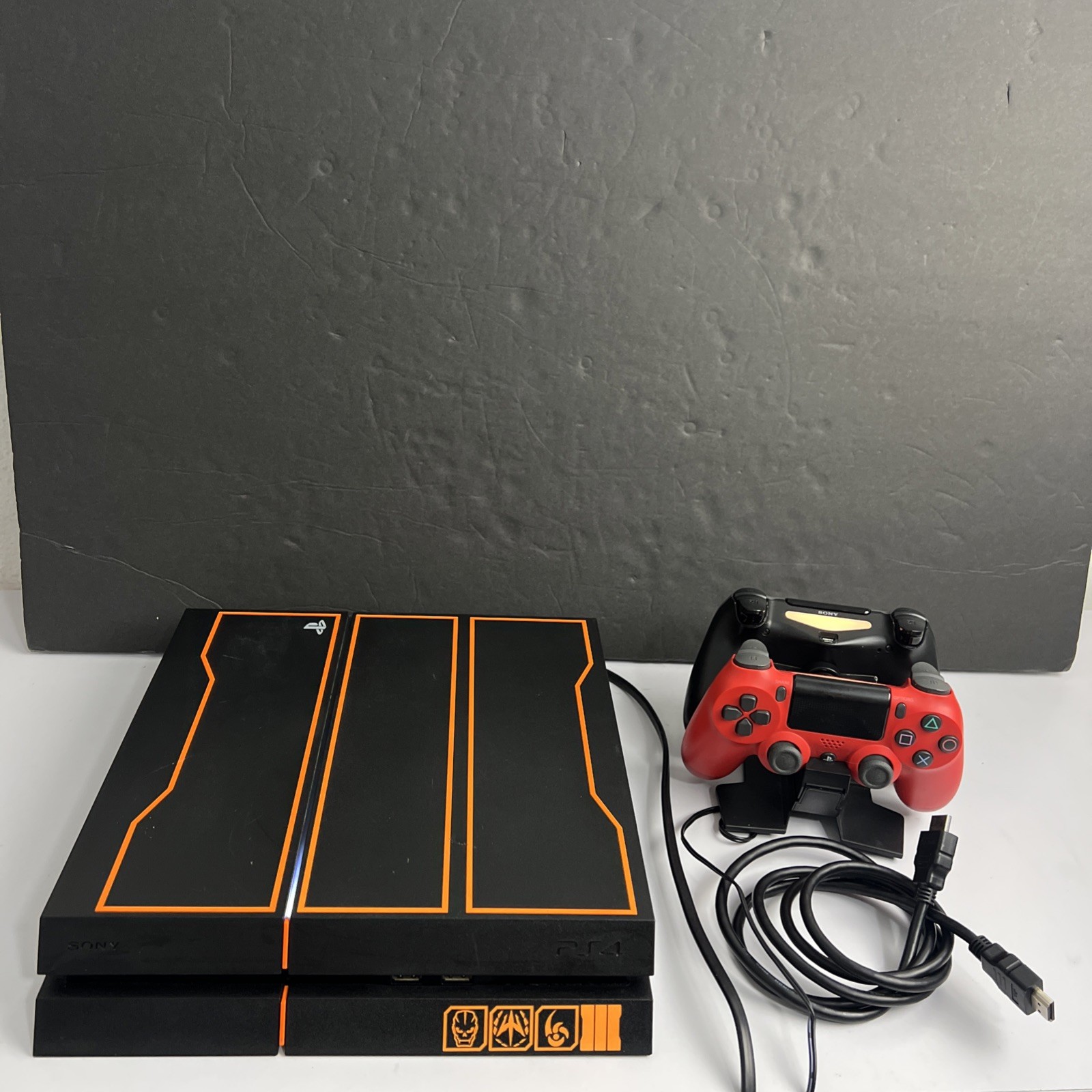 Sony PlayStation 4 PS4 Call of Duty: Black Ops III Edition Console & Controllers