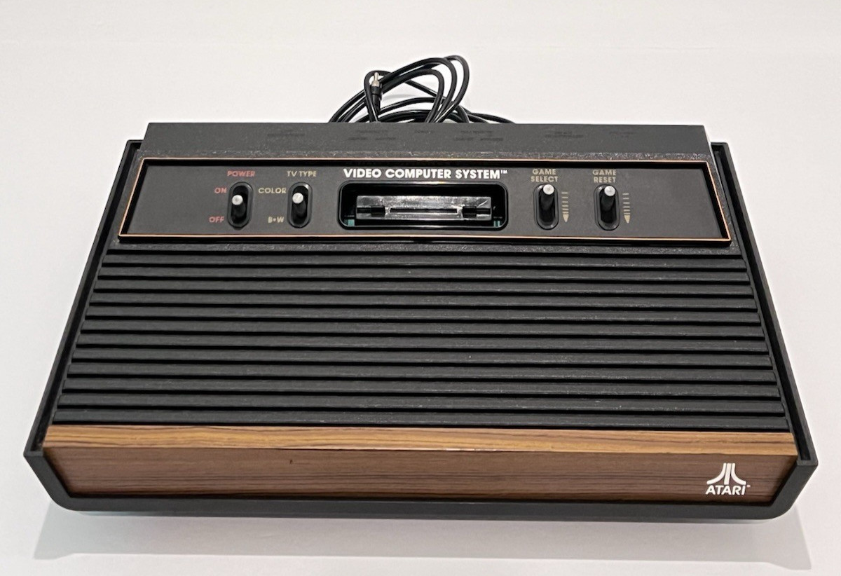 Atari CX-2600A 1980 Video Computer System Console w/Controllers Paddles Game