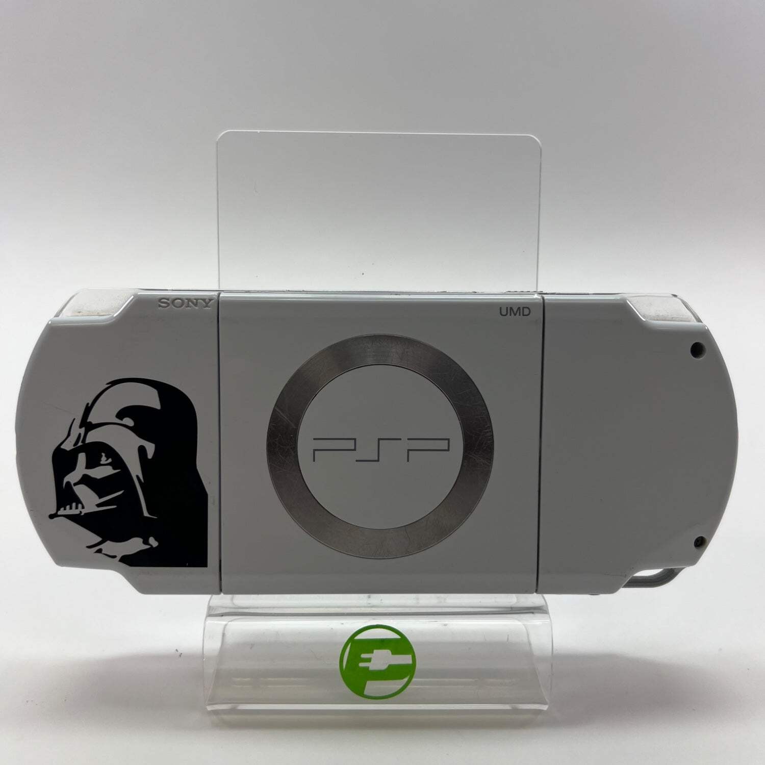 Broken PSP-2001 Star Wars Battlefront: Renegade Squadron (Darth Vader Edition) R