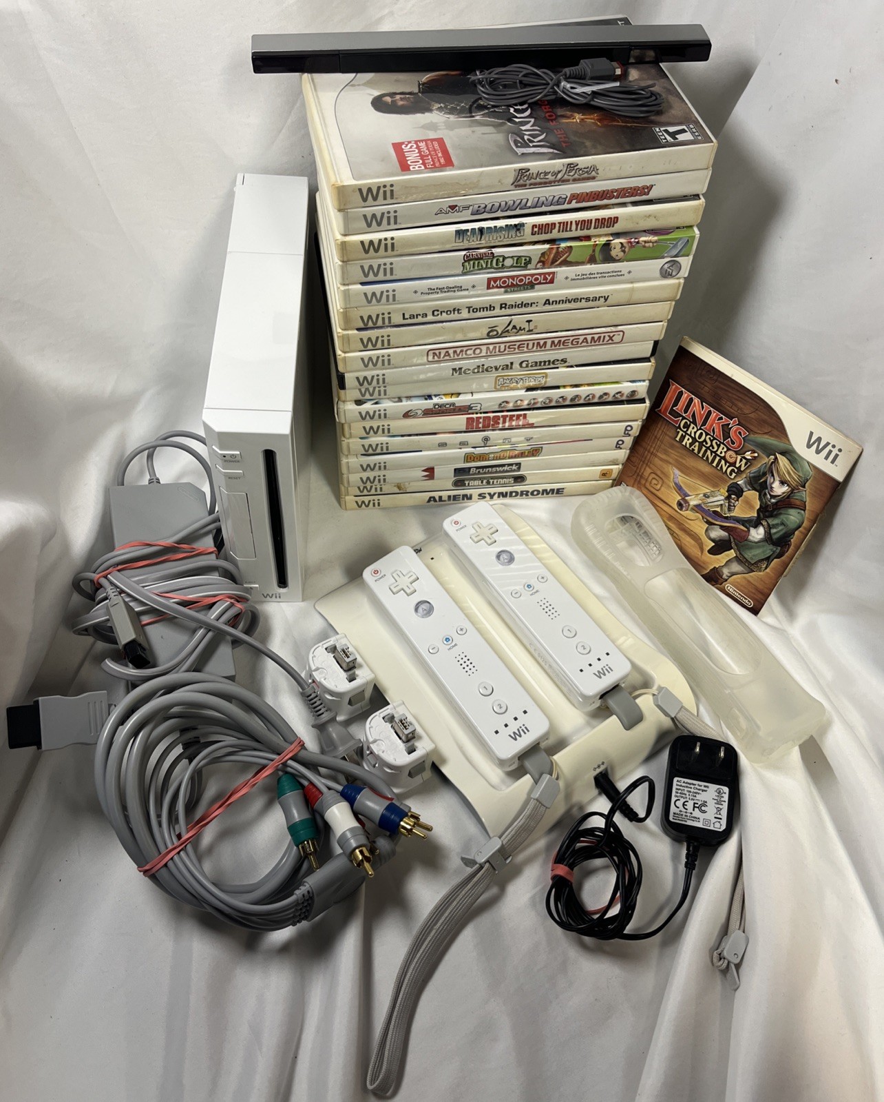 Nintendo Wii White Console (RVL-001) Bundle with 17 Games – Tested 2Controllers