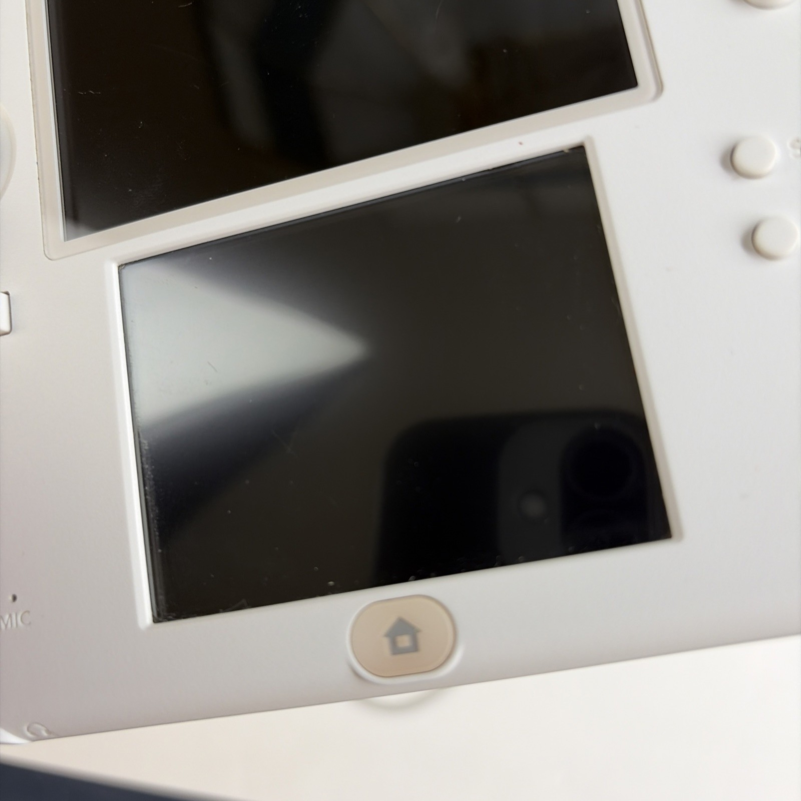 Nintendo 2DS White & Red Handheld System w/Charger Stylus Case US Model