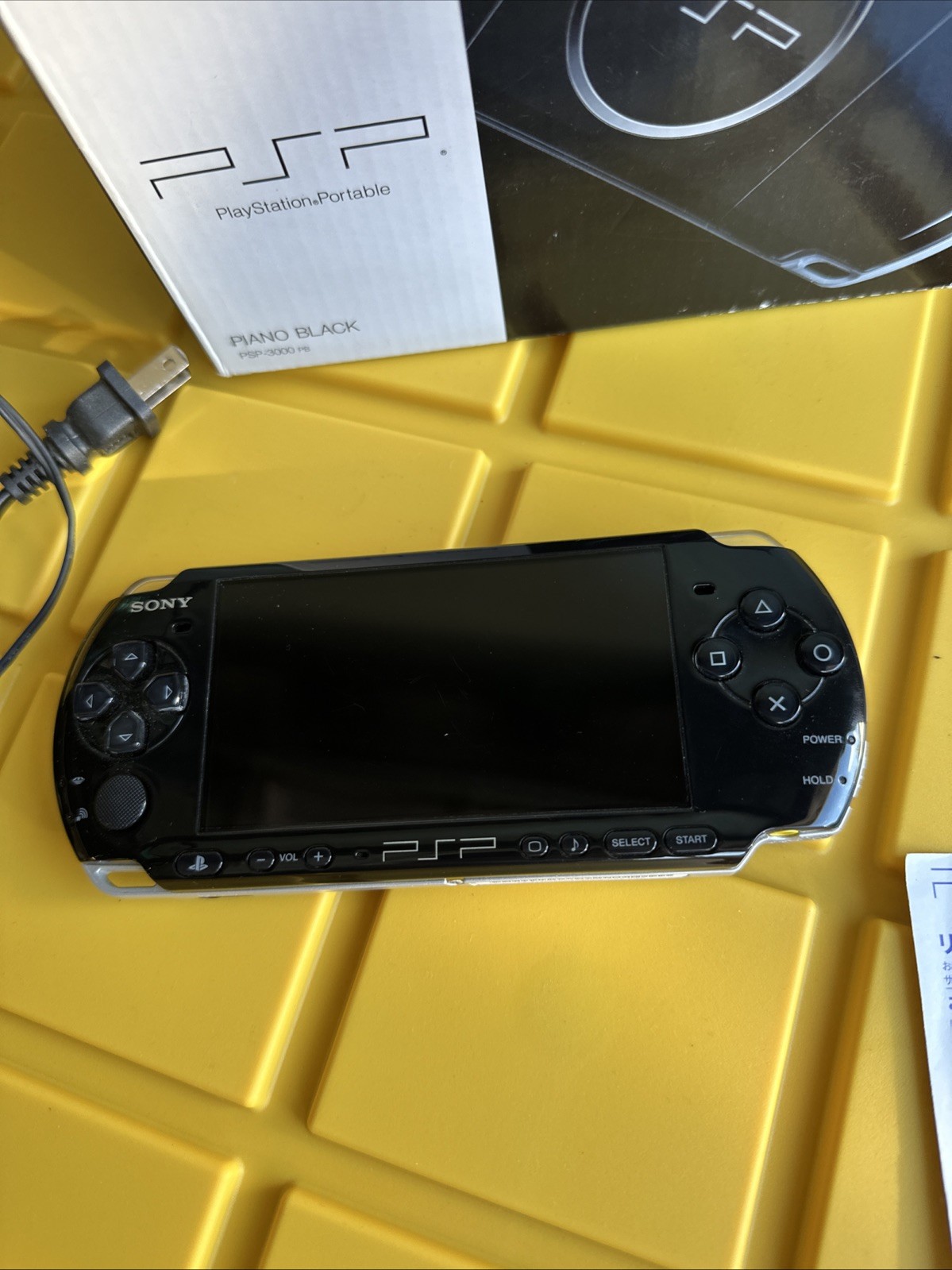 Sony PSP-3000 Playstation Portable Console Japan – Piano Black