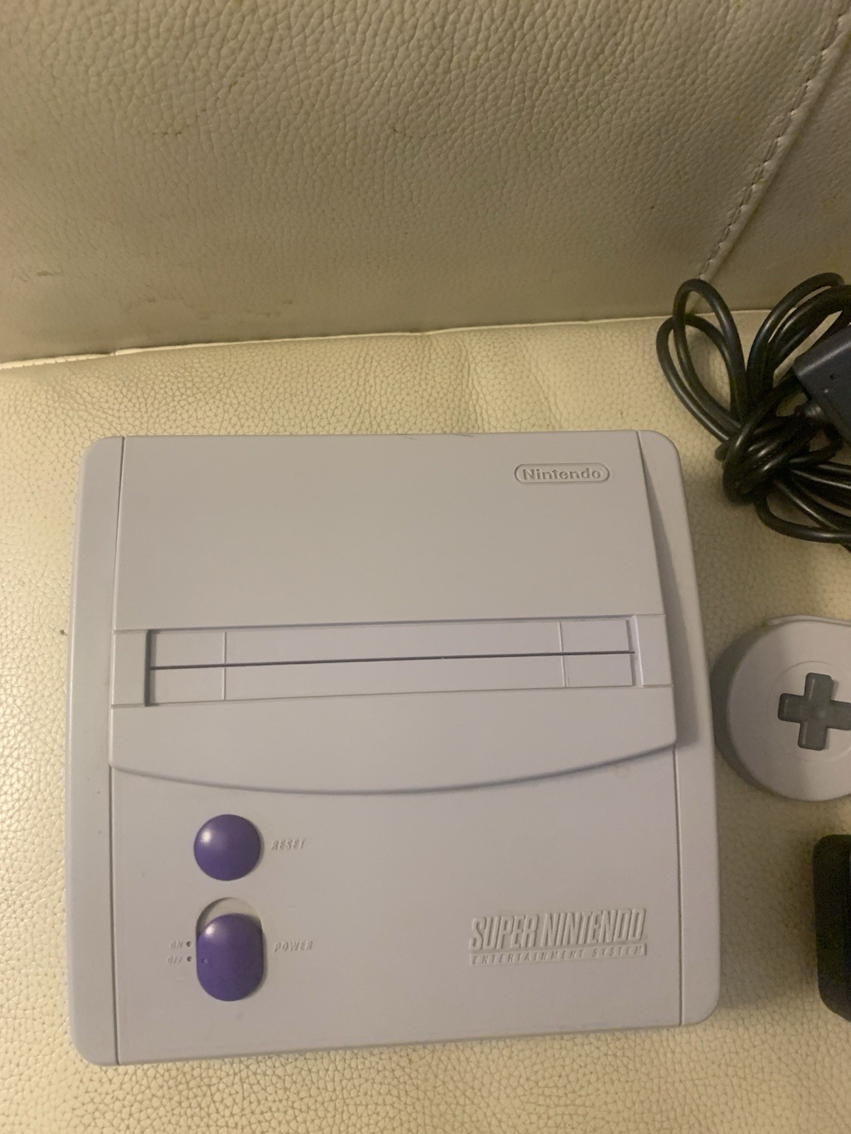 Super Nintendo SNES JR Console SNS-101 Bundle With 10 Games And 2 Controllers.