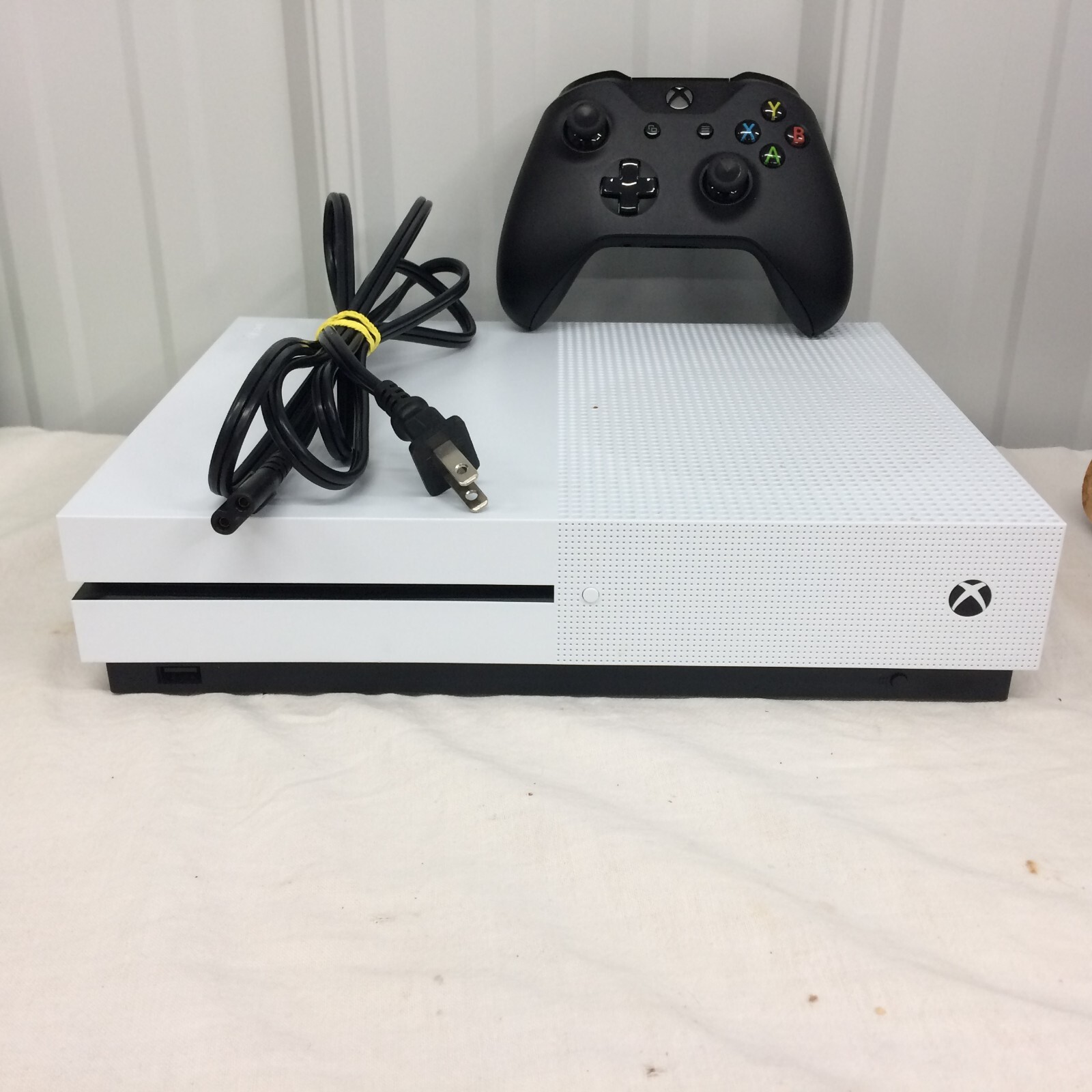 EUC Xbox One S 1TB Console White Model 1681 Tested Factory Reset W/Controller