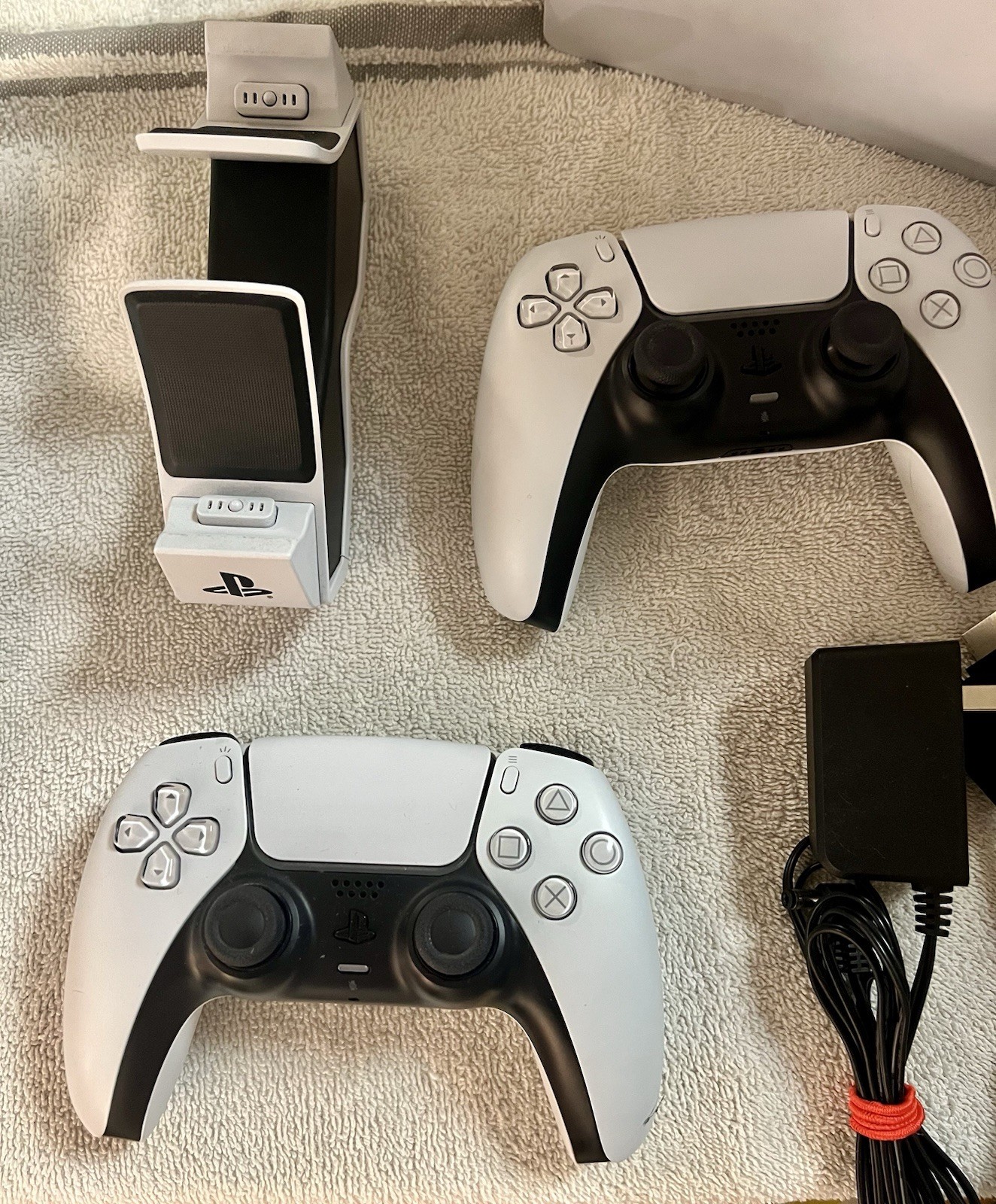Sony Playstation 5 PS5 Console Original Release Disc Version 2 Control Charger +